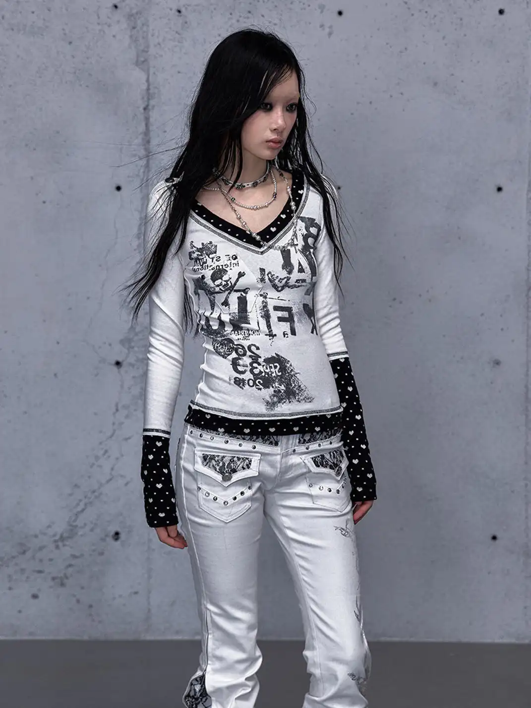 NO ROMANCE | V-Neck Spliced Stretch Base Layer Top