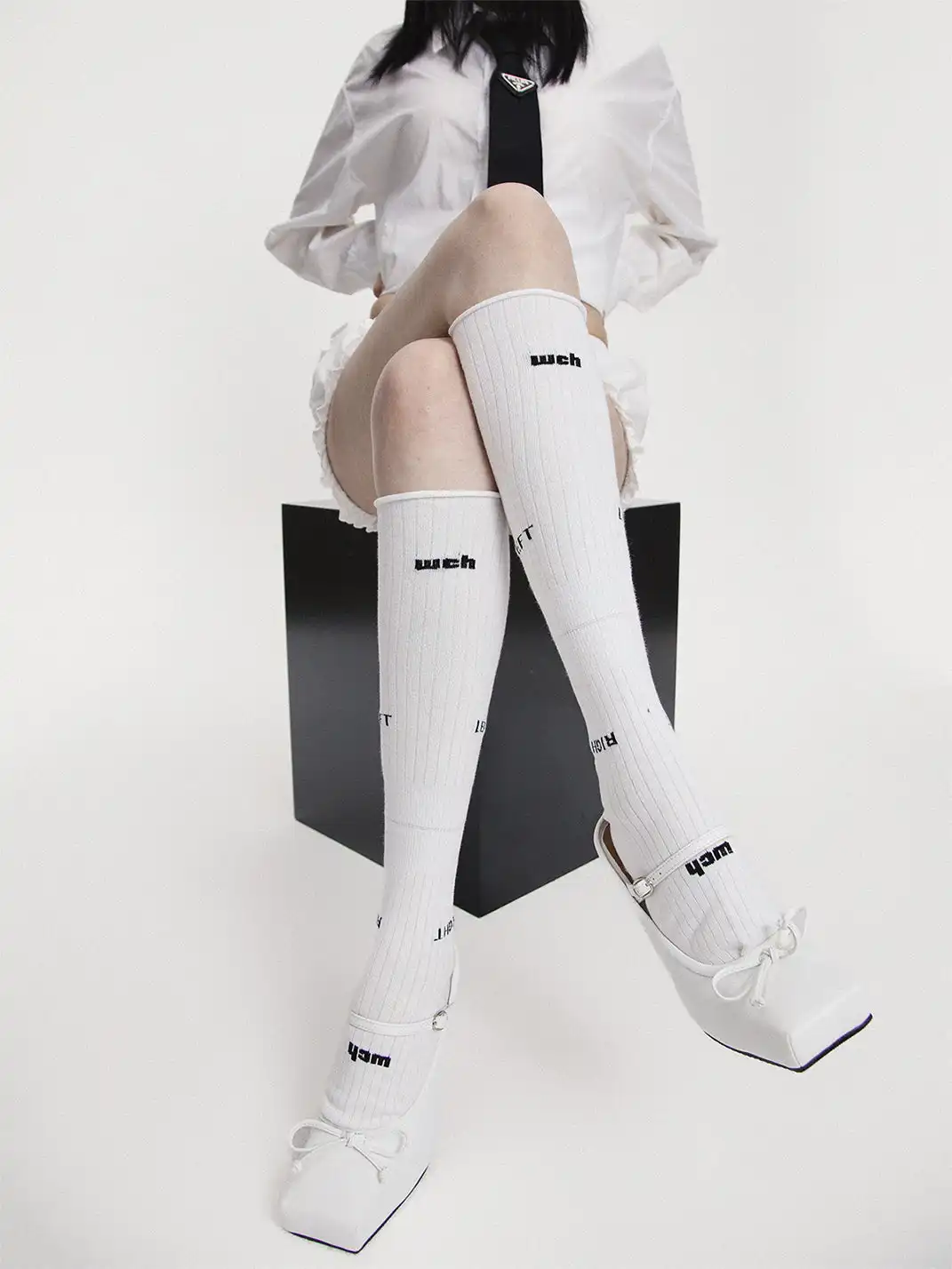 SS2L | Solid Color Letter Calf Socks