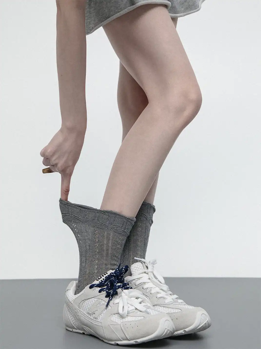 SS2L | Hollow Out Lace Jacquard Mesh Mid-Calf Socks