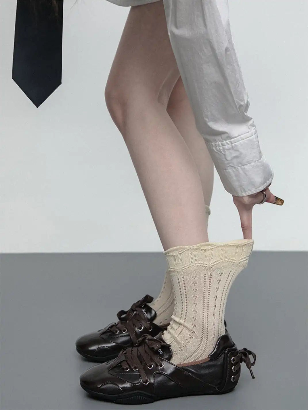 SS2L | Hollow Out Lace Jacquard Mesh Mid-Calf Socks
