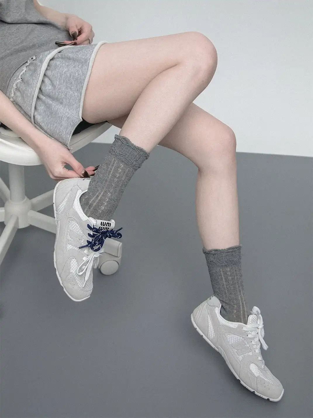 SS2L | Hollow Out Lace Jacquard Mesh Mid-Calf Socks