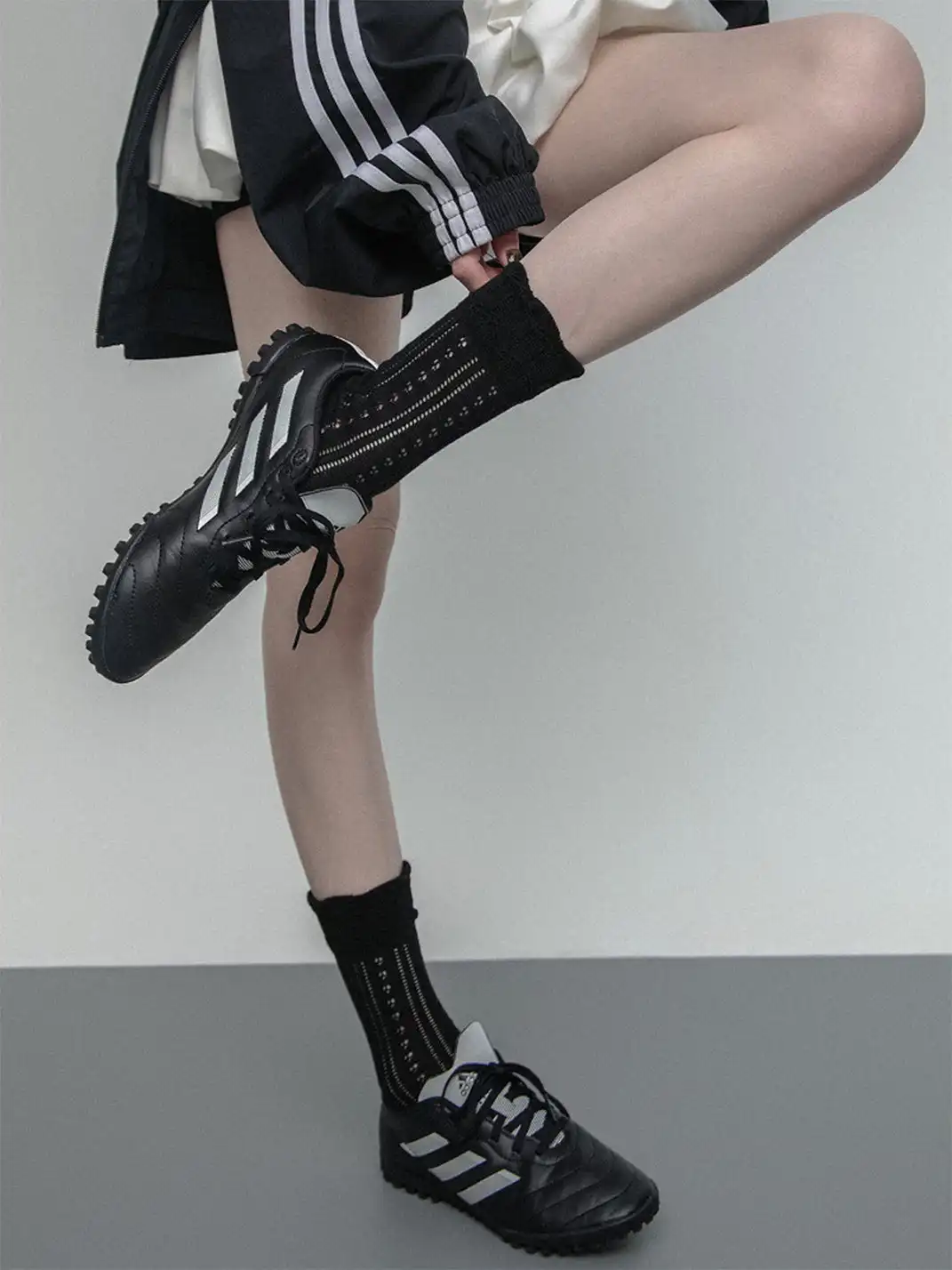 SS2L | Hollow Out Lace Jacquard Mesh Mid-Calf Socks