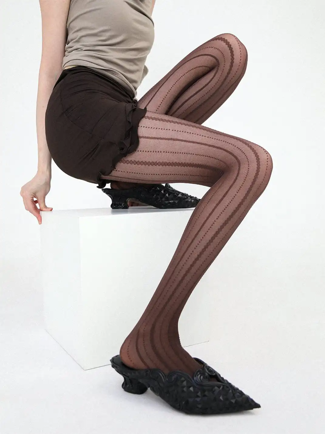 SS2L | Chain Pattern Lace Pantyhose