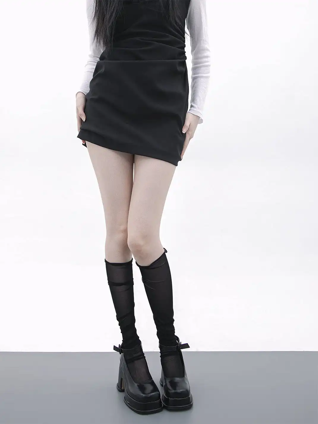 SS2L | Ruffled Stretch Mesh Slouch Socks