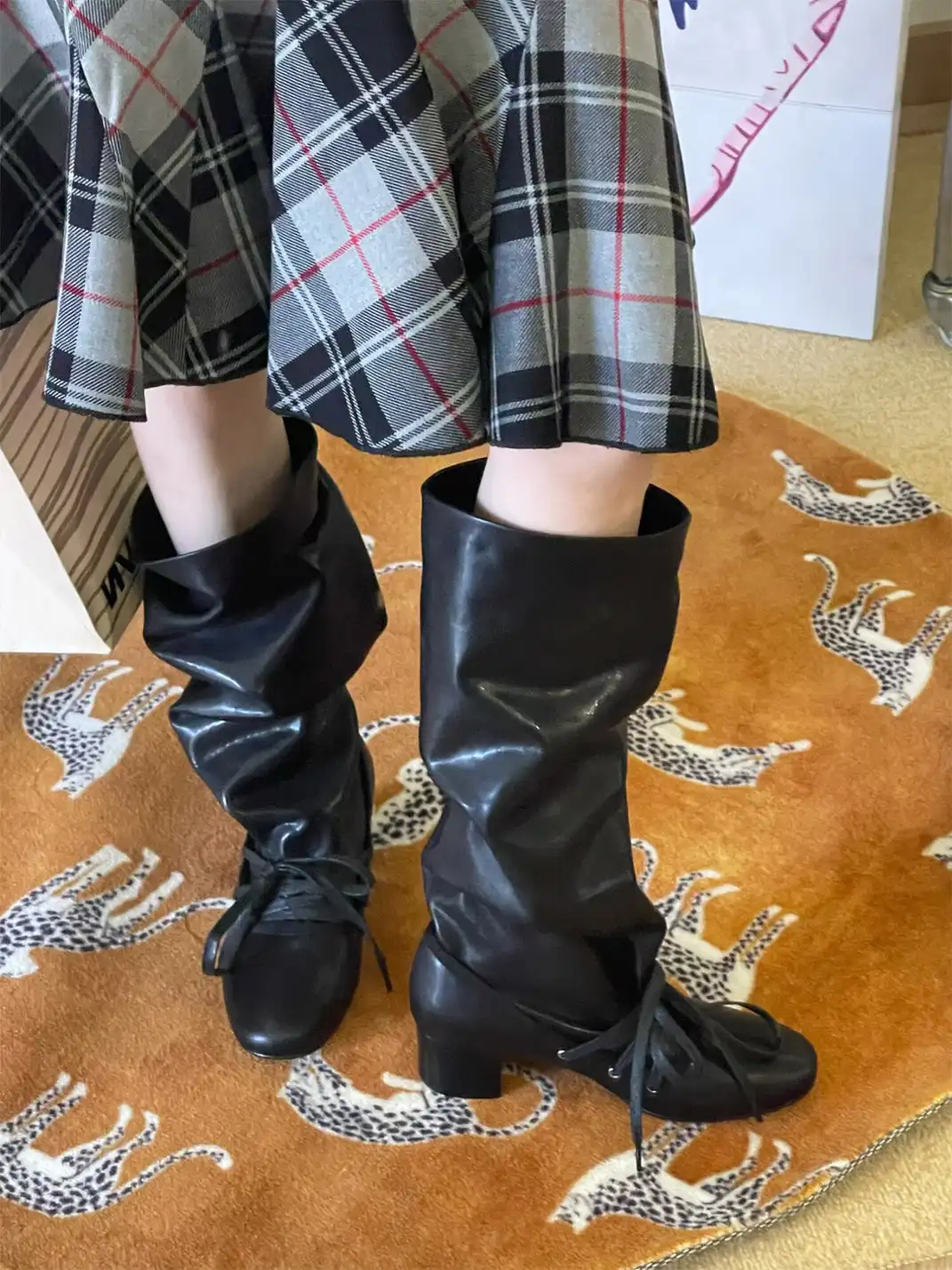 Inthemirror | Round Toe Lace-Up Ruched Slouchy Boots