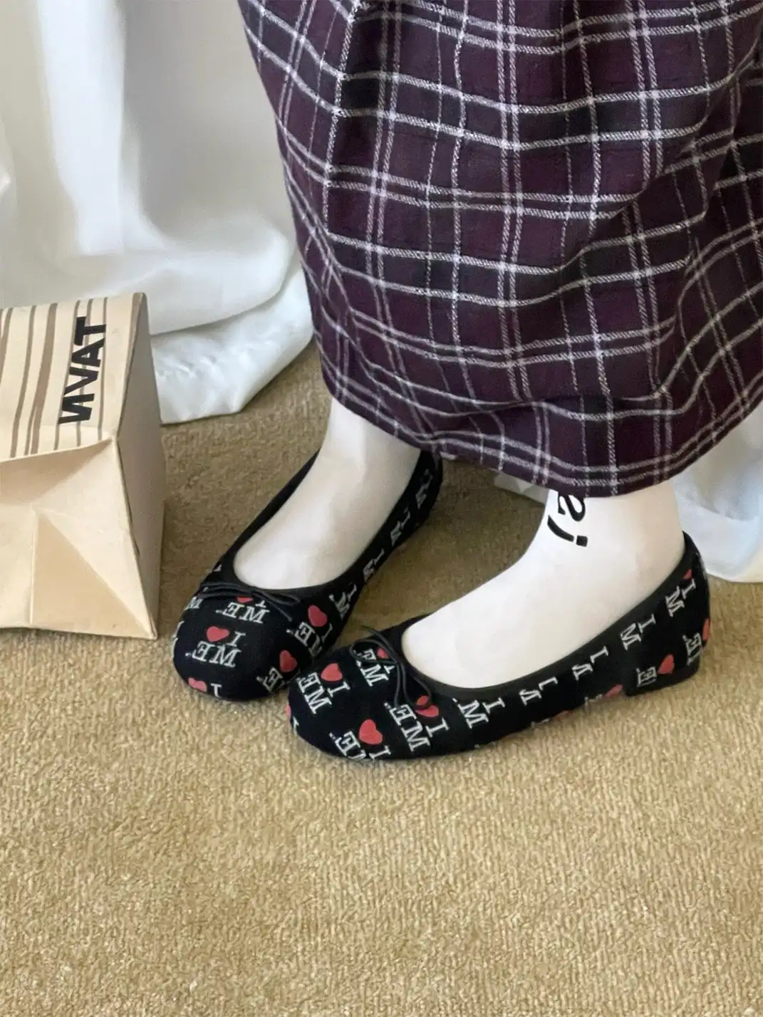 Inthemirror | Round Toe Letter Print Flat Shoes
