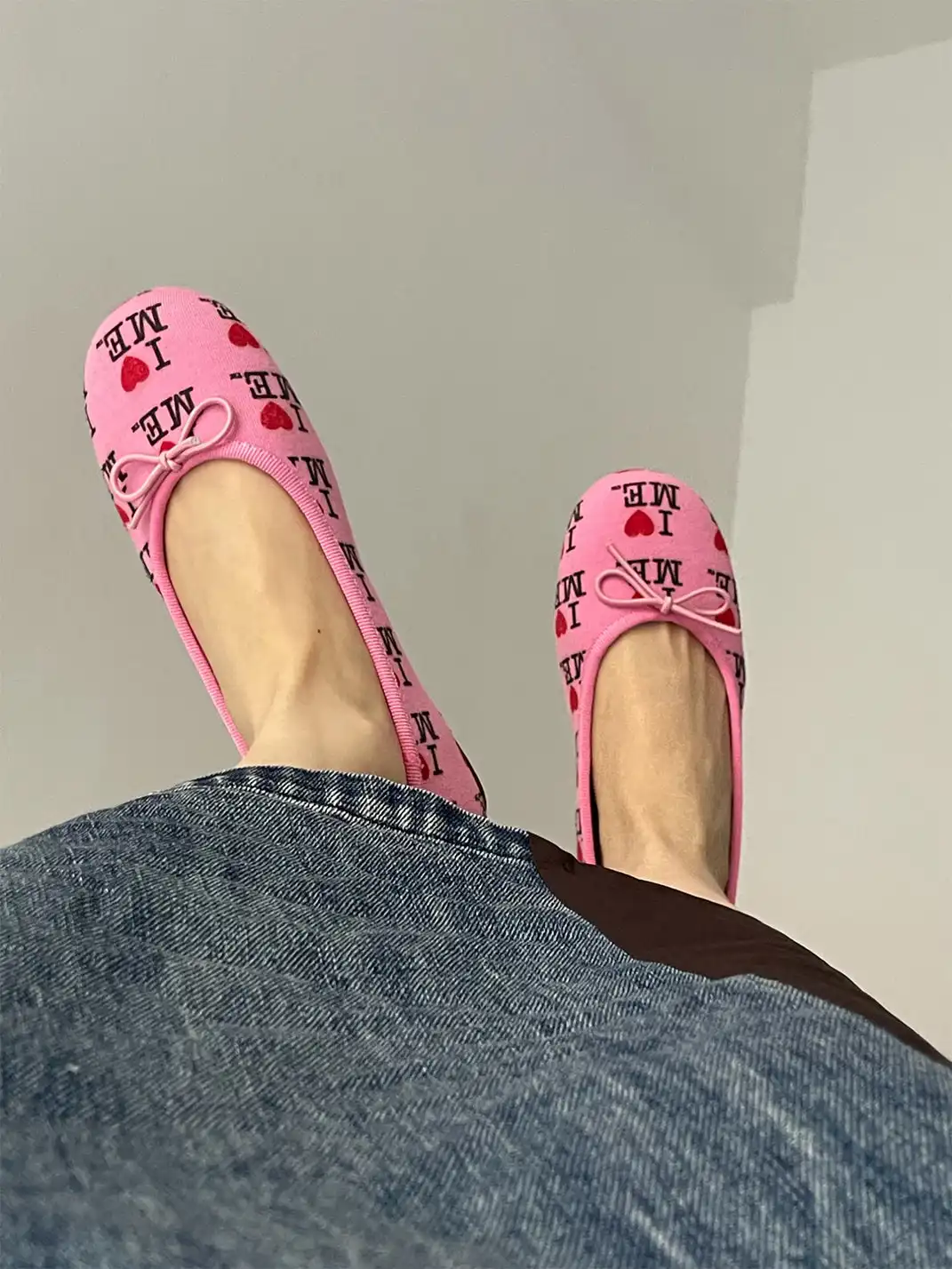 Inthemirror | Round Toe Letter Print Flat Shoes