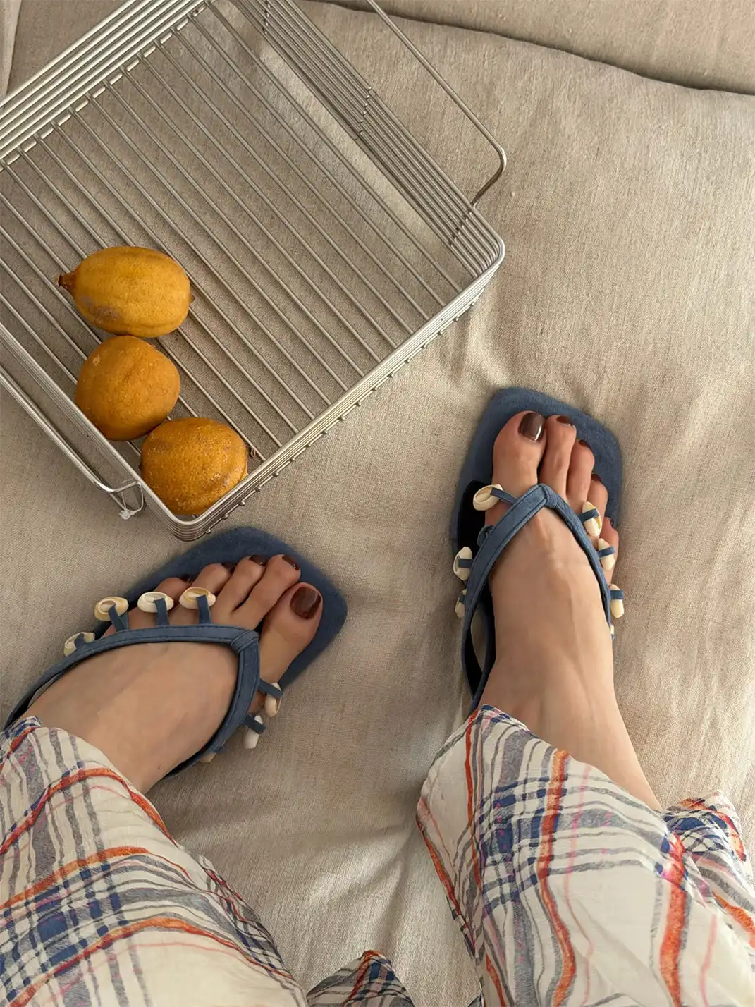 Inthemirror | Shell Square Toe Thong Sandals