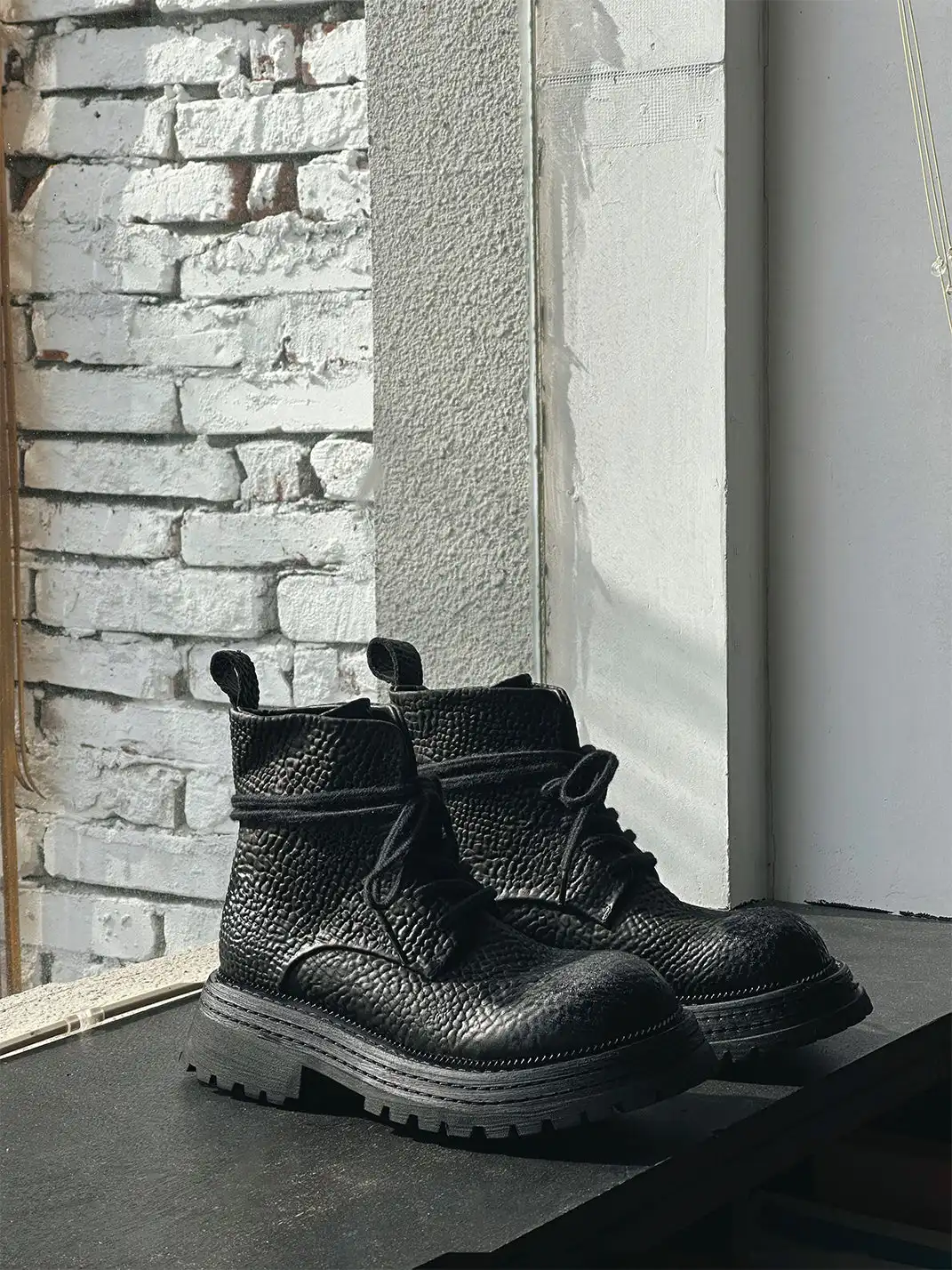 GSL | Top Layer Horsehide Platform Martin Boots