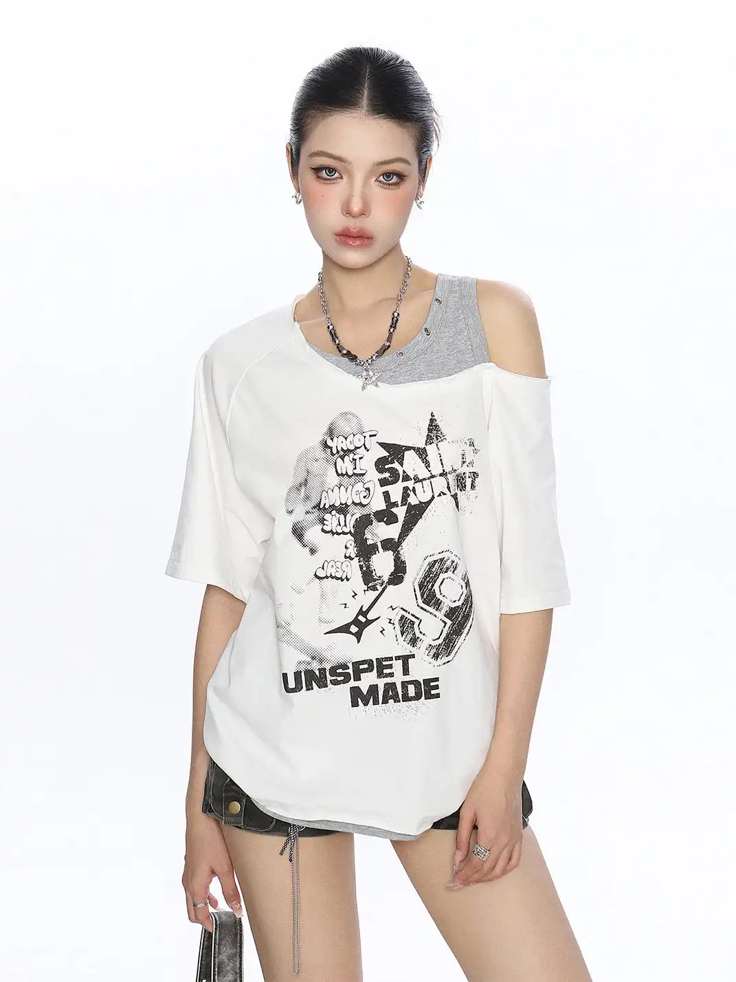 BIGGOLD | Graffiti Printed Fake Two-Piece Off-Shoulder T-Shirt