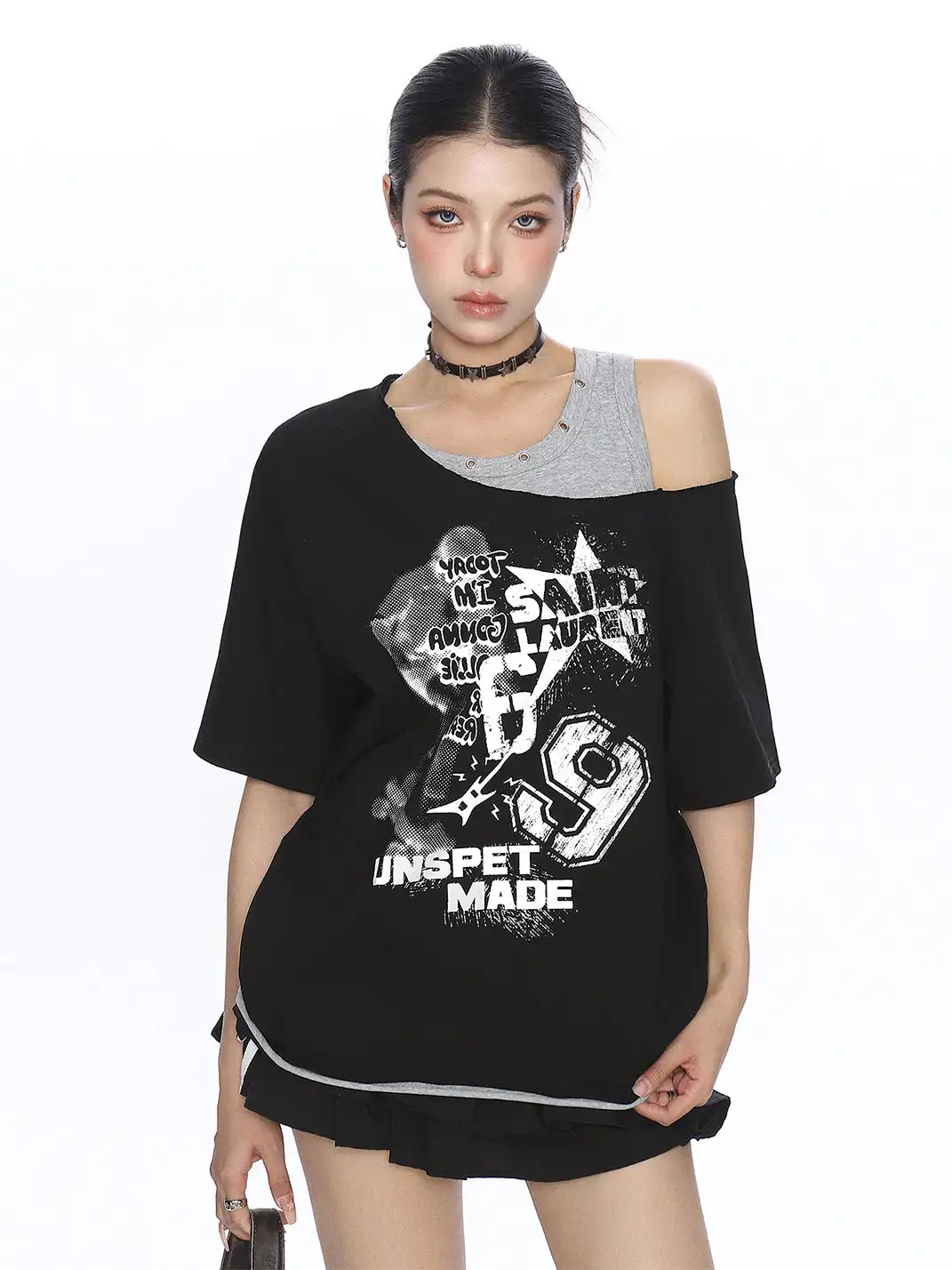 BIGGOLD | Graffiti Printed Fake Two-Piece Off-Shoulder T-Shirt