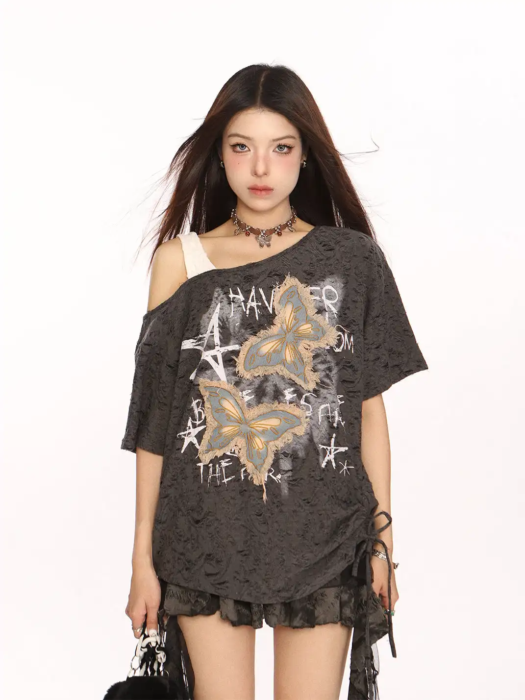 BIGGOLD | Butterfly Patch Off-Shoulder T-Shirt