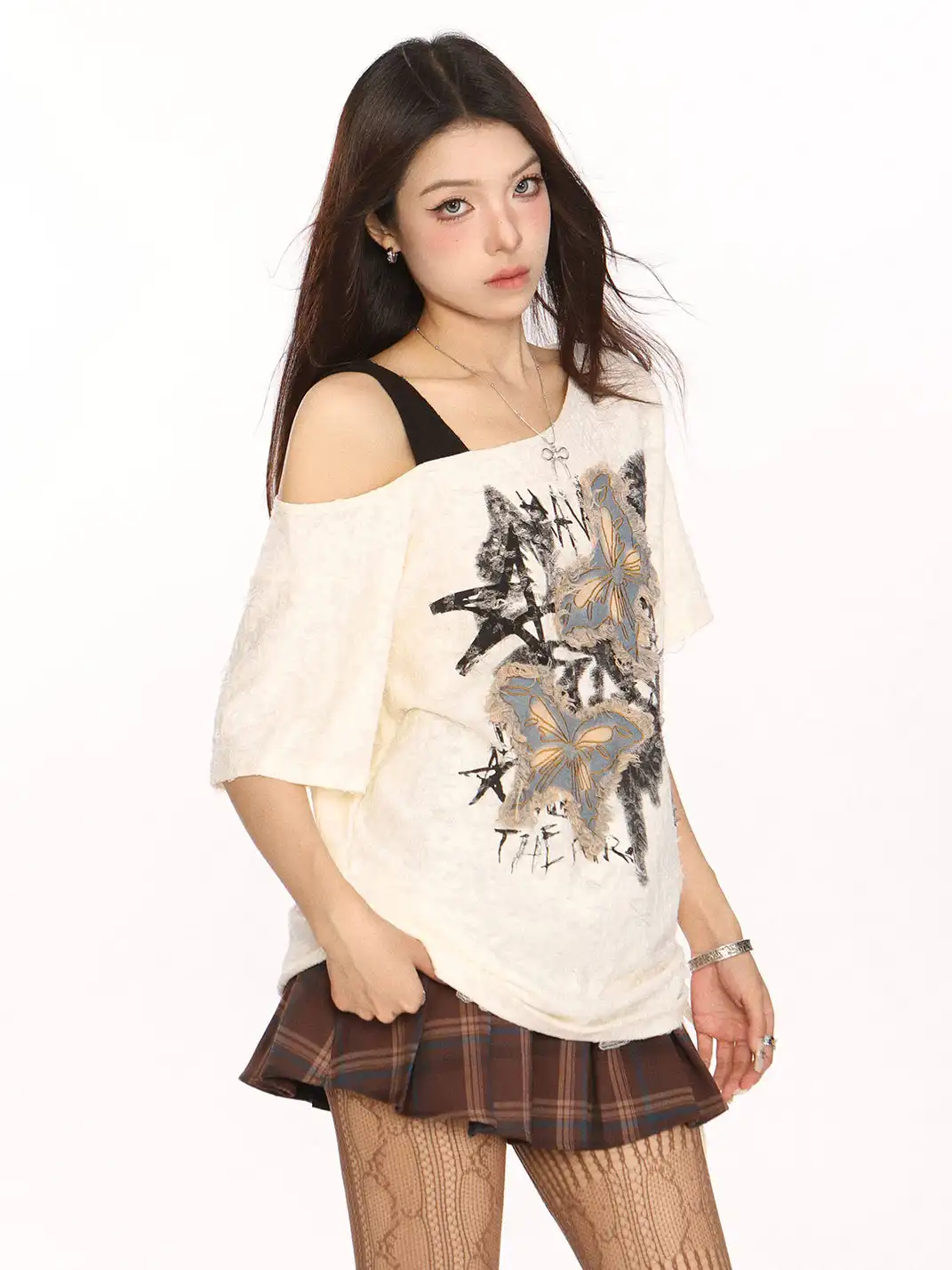 BIGGOLD | Butterfly Patch Off-Shoulder T-Shirt