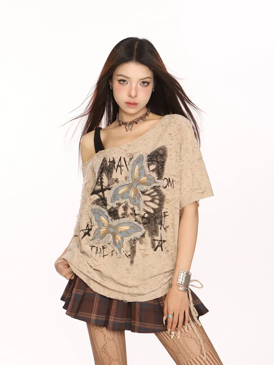 BIGGOLD | Butterfly Patch Off-Shoulder T-Shirt