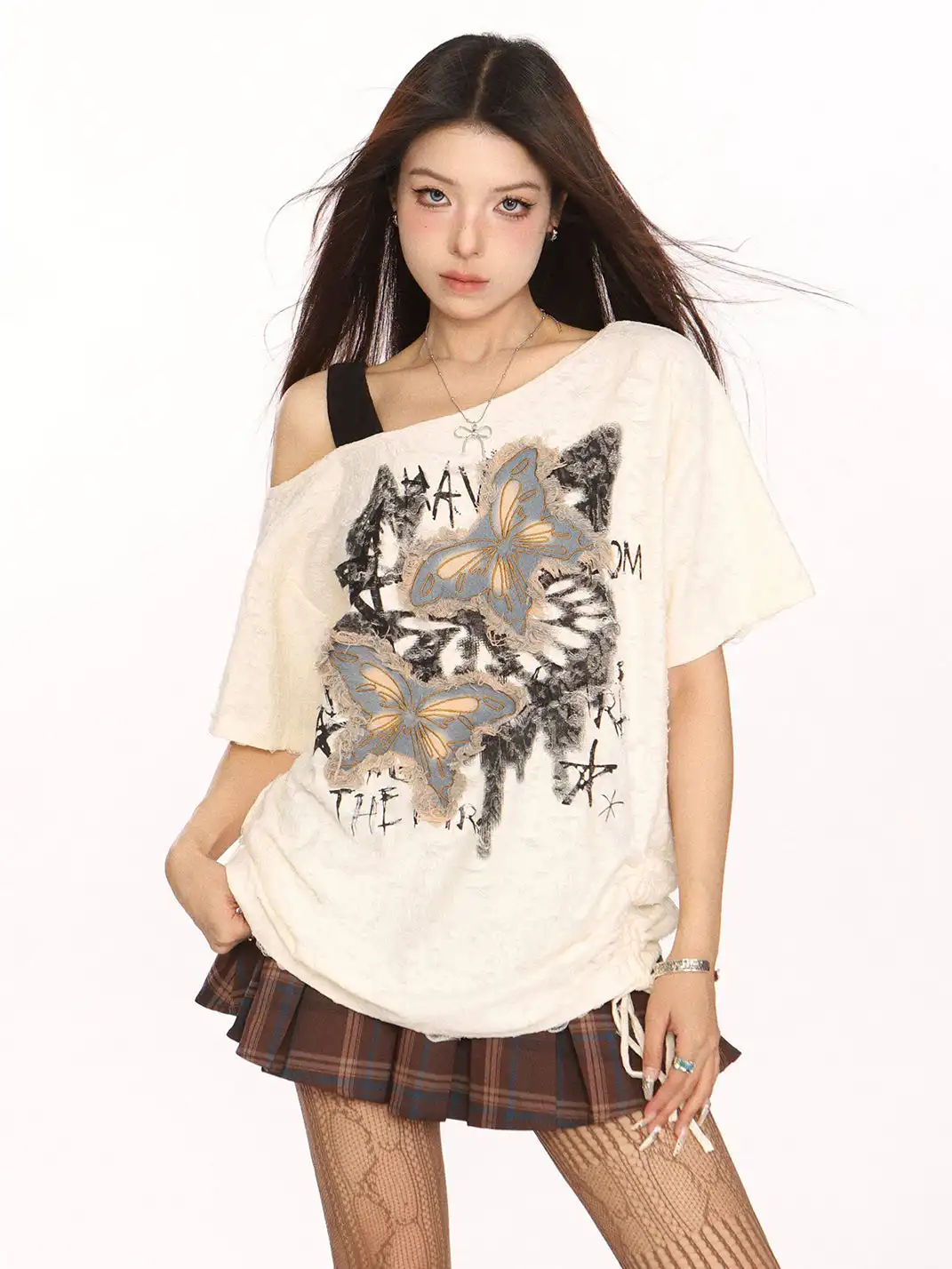 BIGGOLD | Butterfly Patch Off-Shoulder T-Shirt