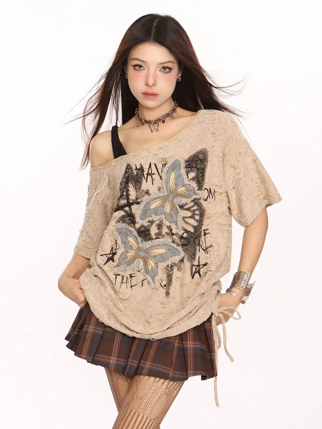 BIGGOLD | Butterfly Patch Off-Shoulder T-Shirt