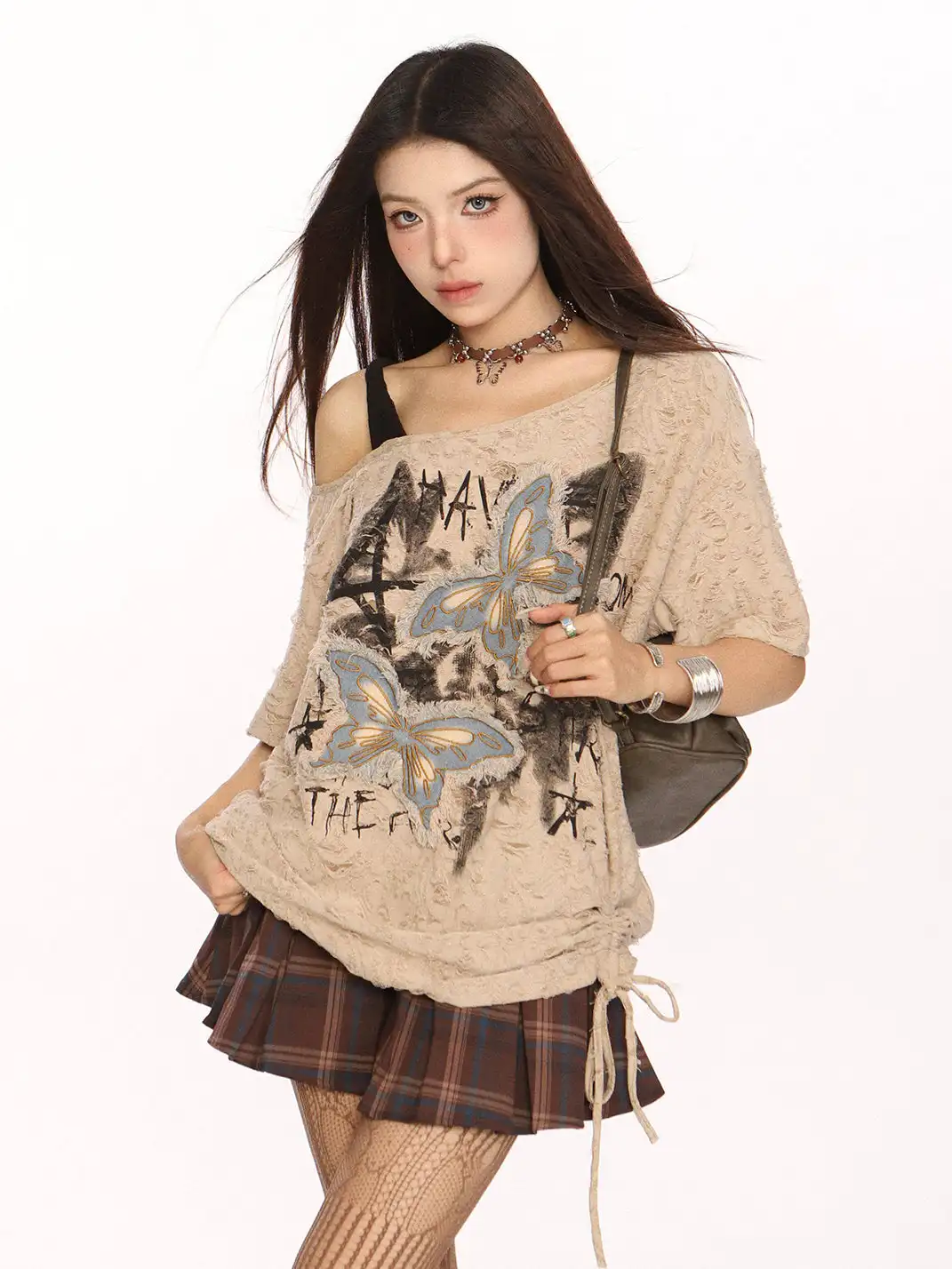 BIGGOLD | Butterfly Patch Off-Shoulder T-Shirt