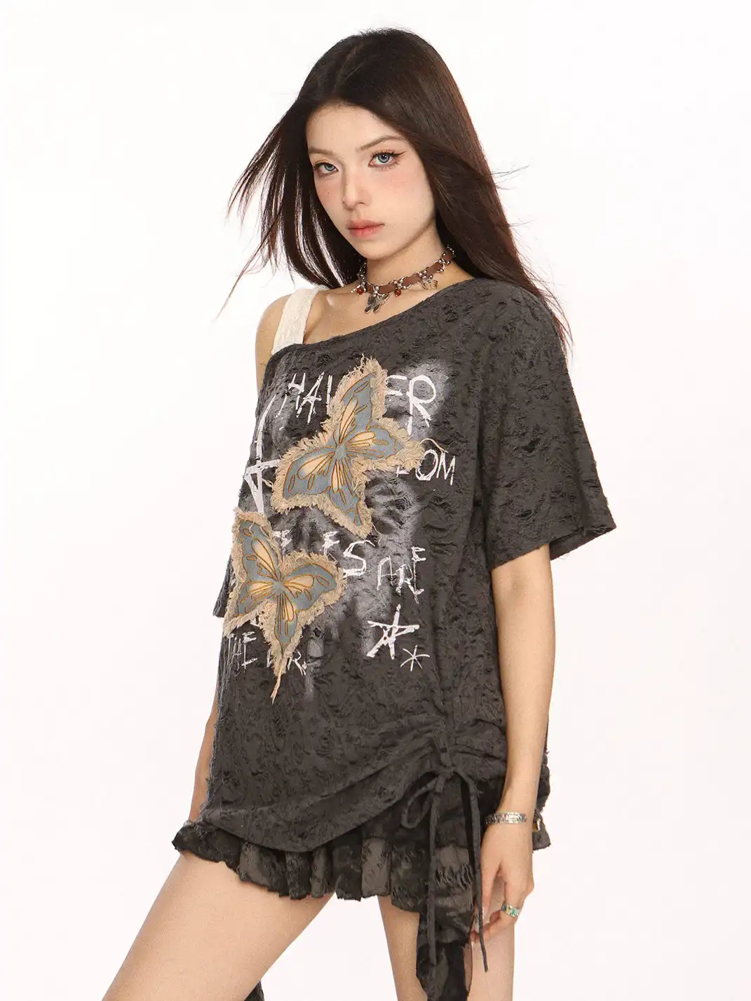 BIGGOLD | Butterfly Patch Off-Shoulder T-Shirt