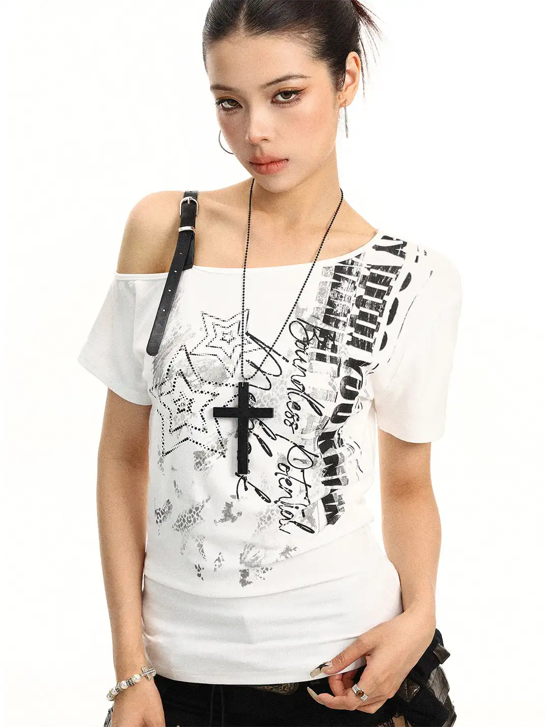 BIGGOLD | Letter Graffiti Print Asymmetric Shoulder T-Shirt