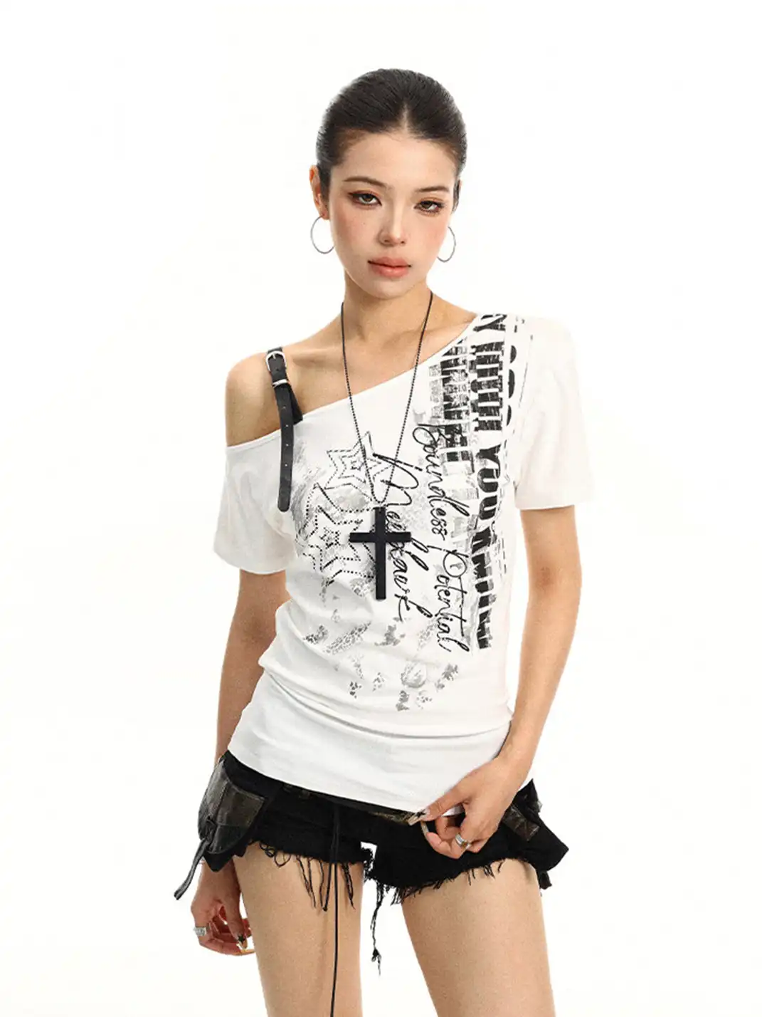 BIGGOLD | Letter Graffiti Print Asymmetric Shoulder T-Shirt