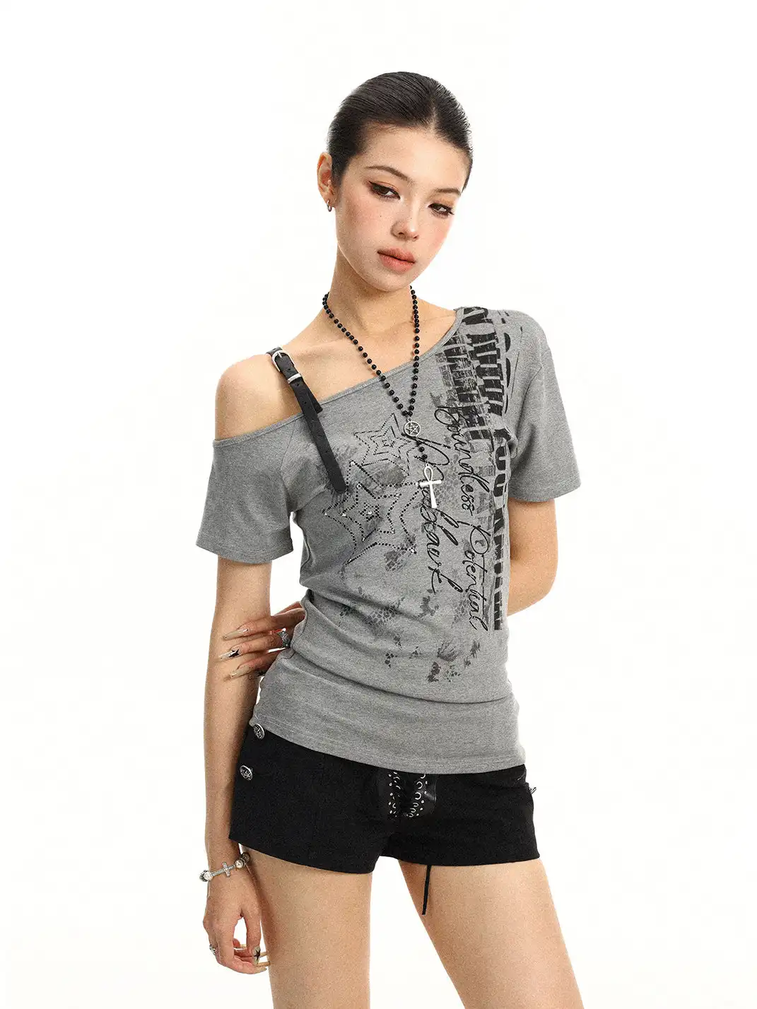 BIGGOLD | Letter Graffiti Print Asymmetric Shoulder T-Shirt