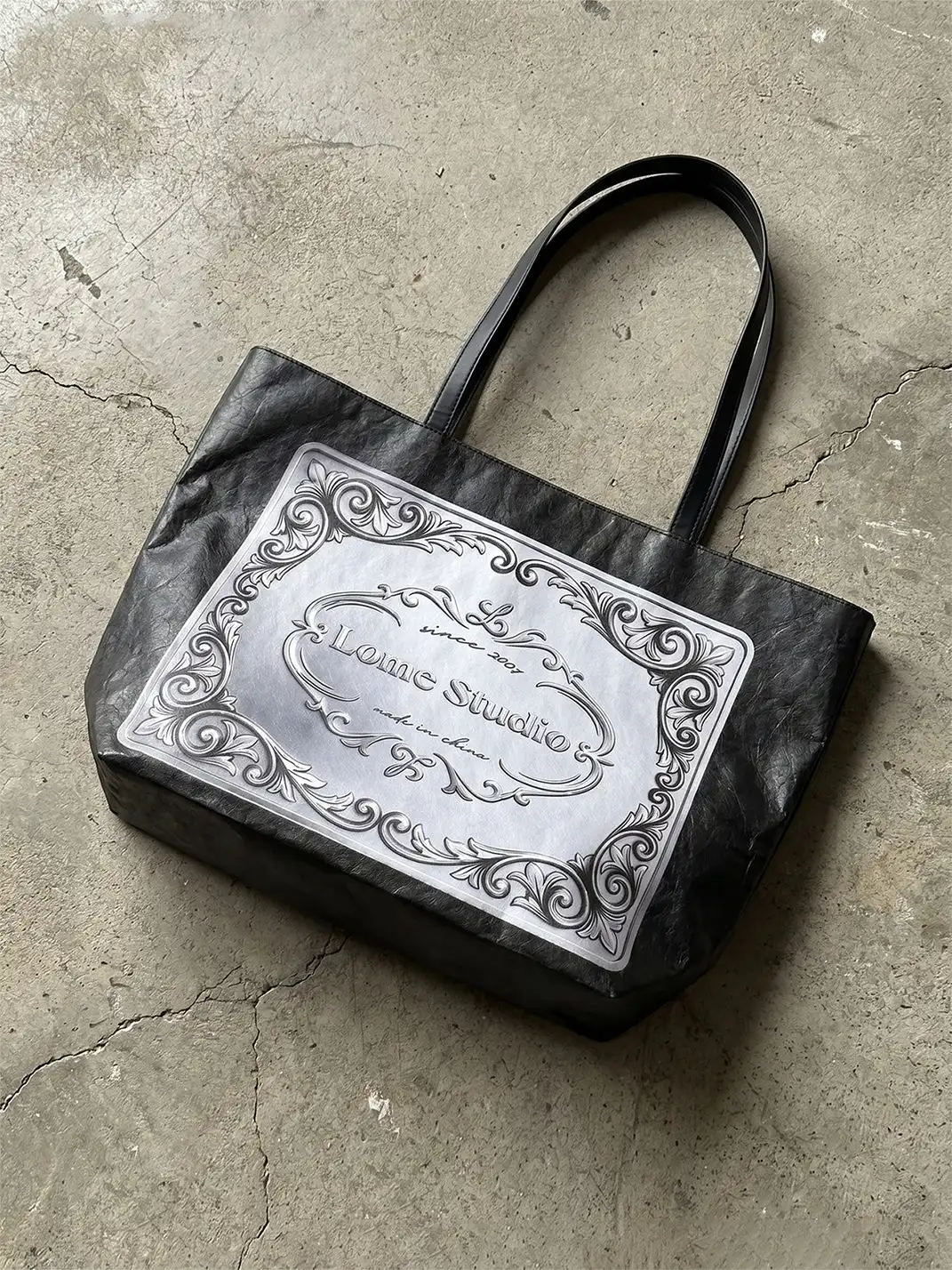 8LOME | Silver Medal Printed Dupont Paper Old Money Tote Handbag