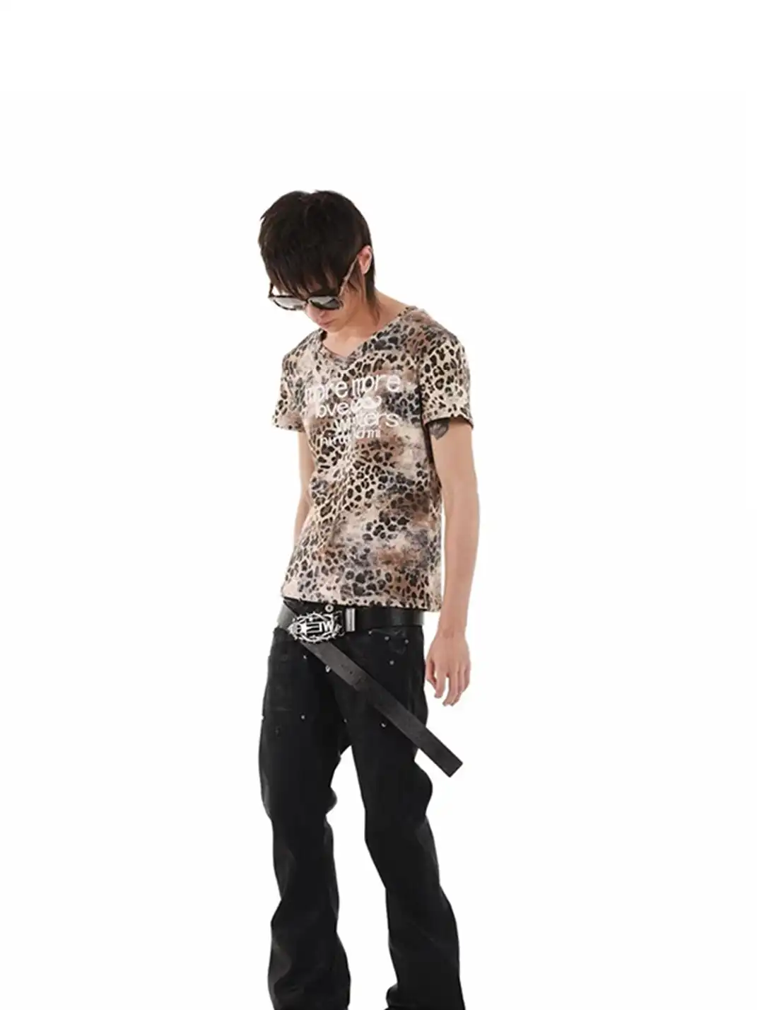DETW | Leopard Print Slogan V-Neck Regular Shoulder T-Shirt