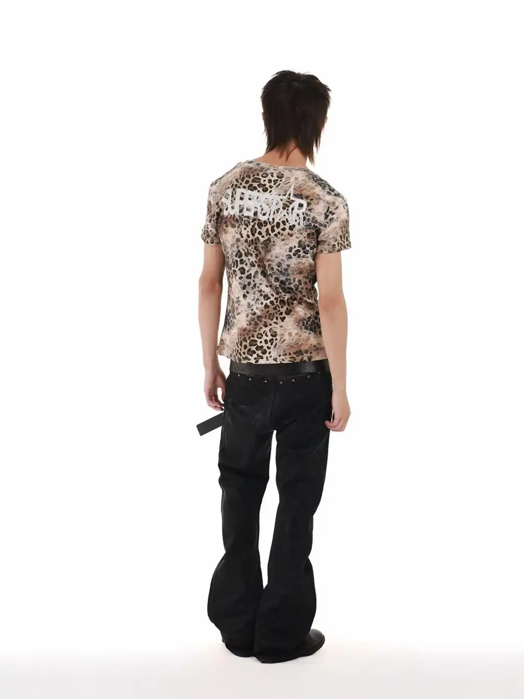 DETW | Leopard Print Slogan V-Neck Regular Shoulder T-Shirt