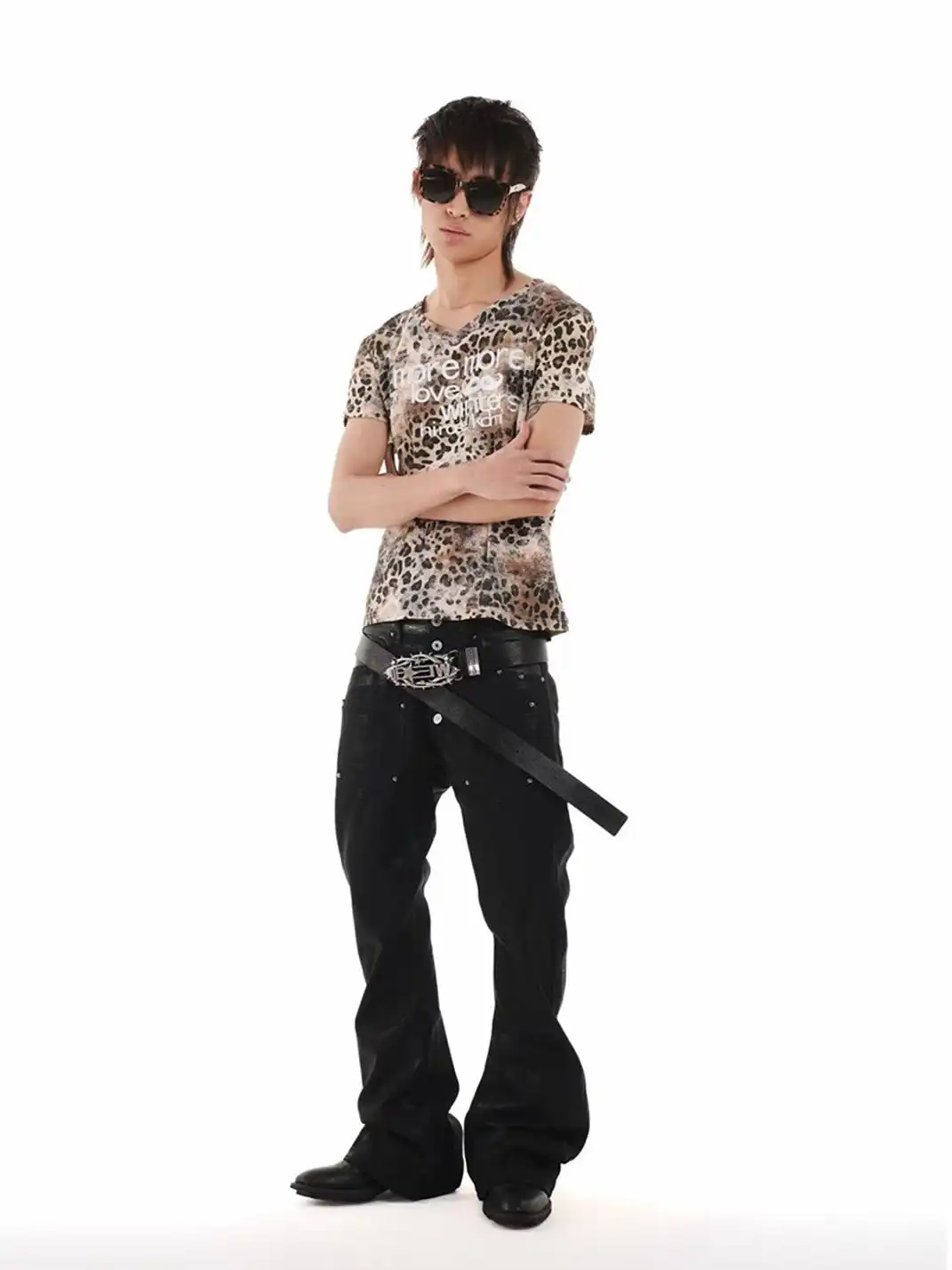 DETW | Leopard Print Slogan V-Neck Regular Shoulder T-Shirt