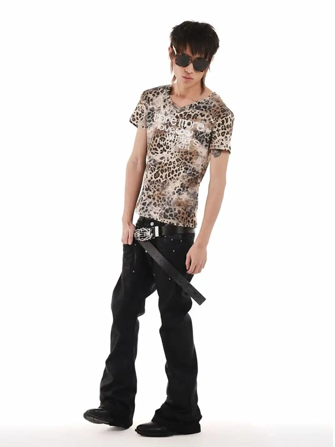 DETW | Leopard Print Slogan V-Neck Regular Shoulder T-Shirt