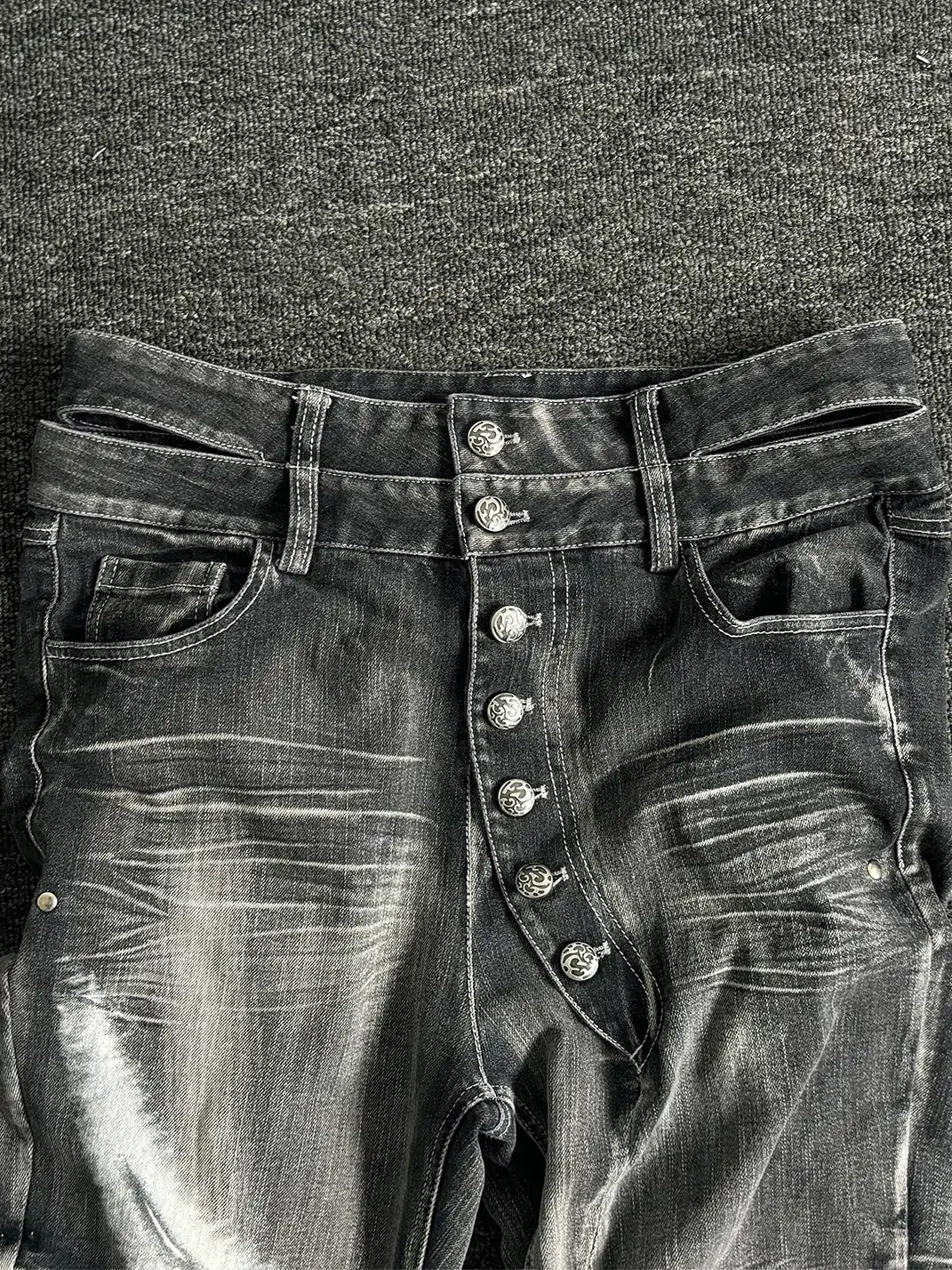 PAIKI | 3D Cat Whisker Curved High-Stretch Jeans
