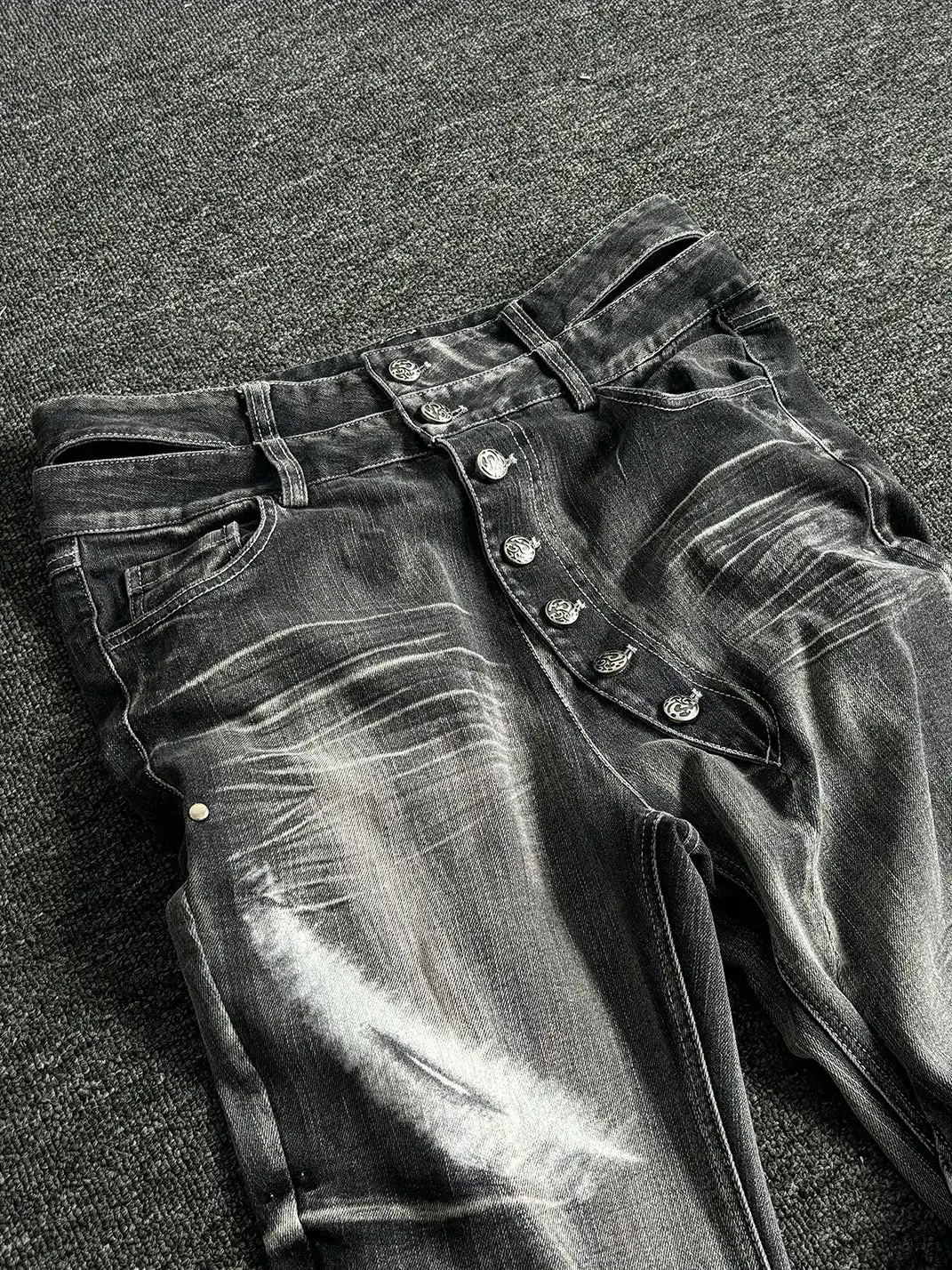 PAIKI | 3D Cat Whisker Curved High-Stretch Jeans