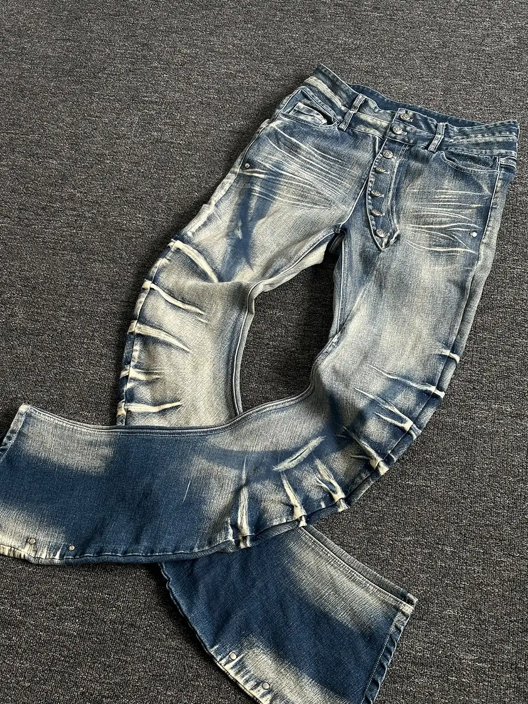 PAIKI | 3D Cat Whisker Curved High-Stretch Jeans