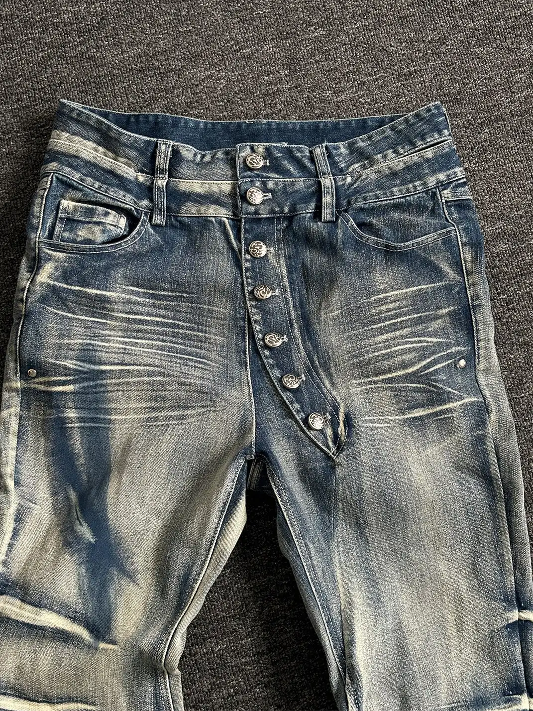 PAIKI | 3D Cat Whisker Curved High-Stretch Jeans
