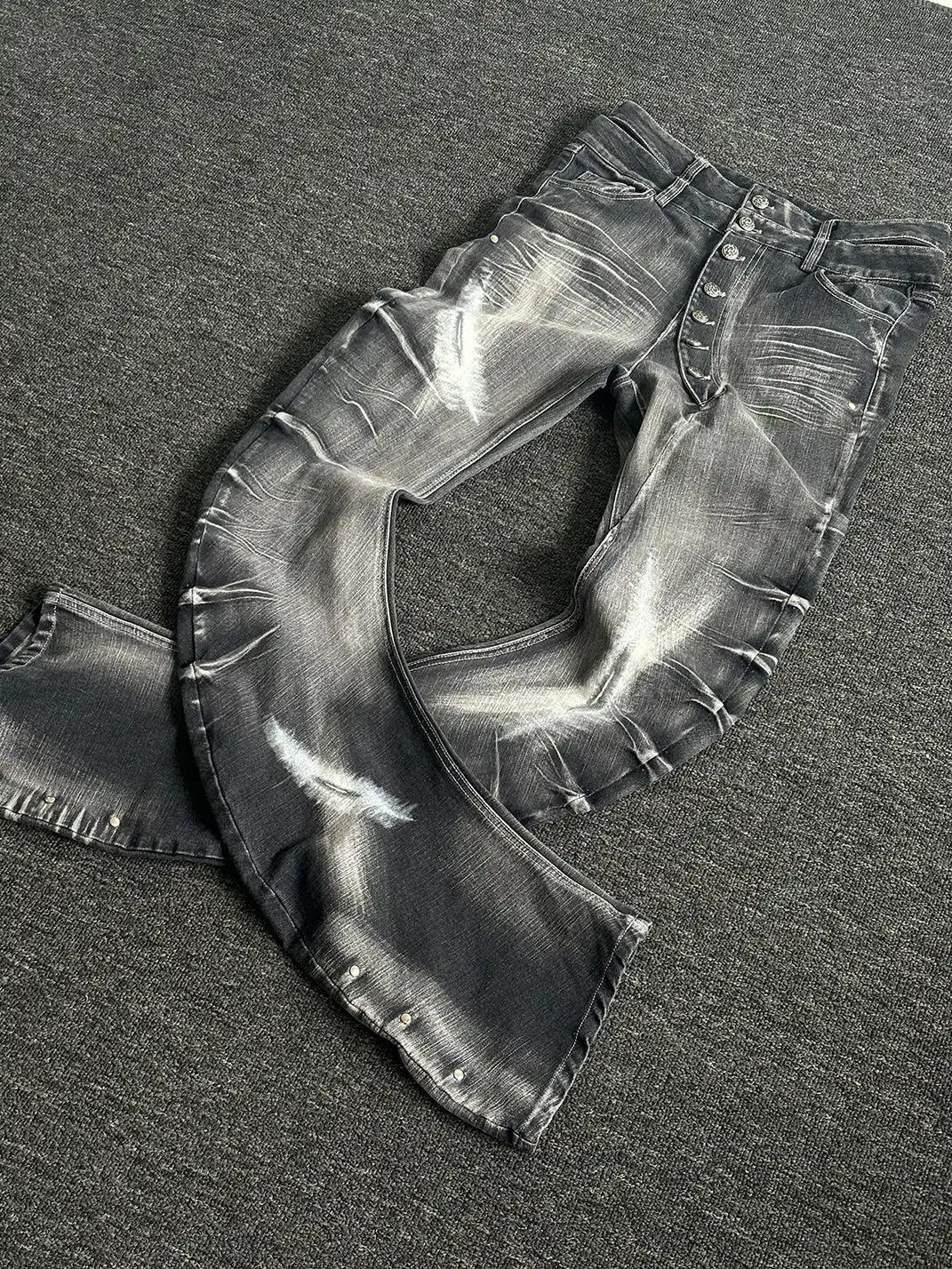 PAIKI | 3D Cat Whisker Curved High-Stretch Jeans