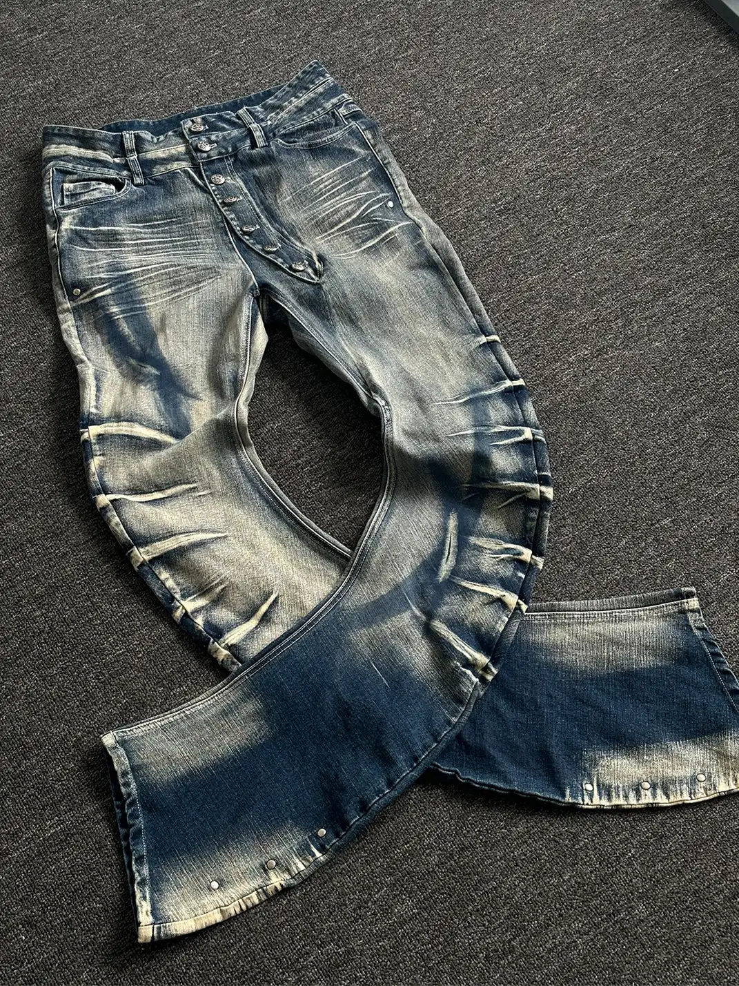 PAIKI | 3D Cat Whisker Curved High-Stretch Jeans