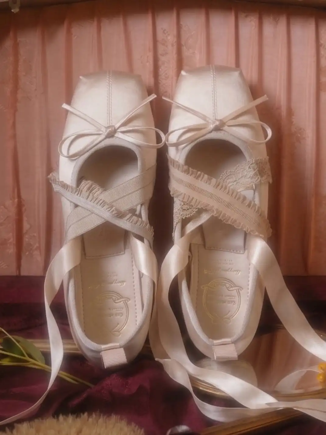PIU astratto | Bow Square Toe Shallow Lacing Sheepskin Ballet Flats