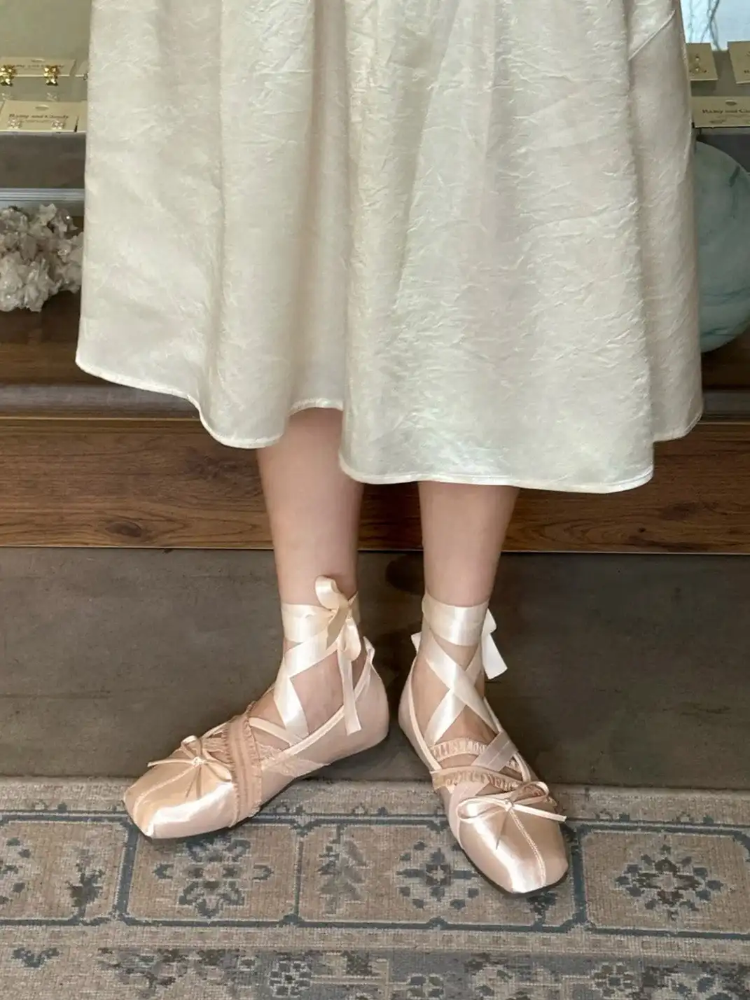 PIU astratto | Bow Square Toe Shallow Lacing Sheepskin Ballet Flats