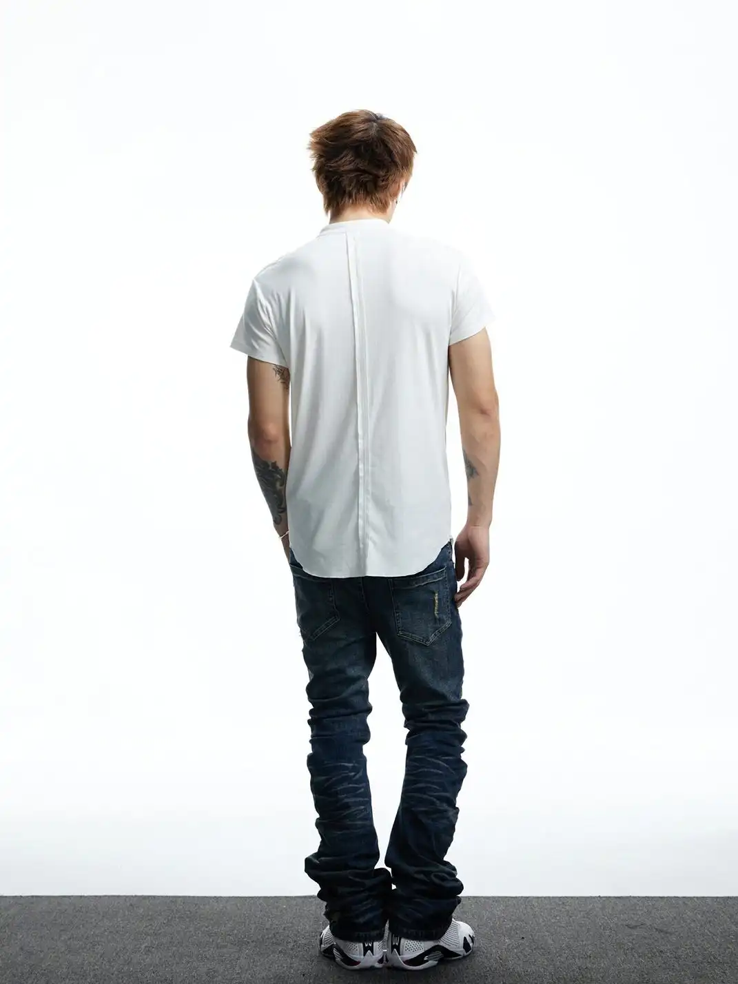 DND4DES | Vintage Metal Button Henley Neck T-Shirt
