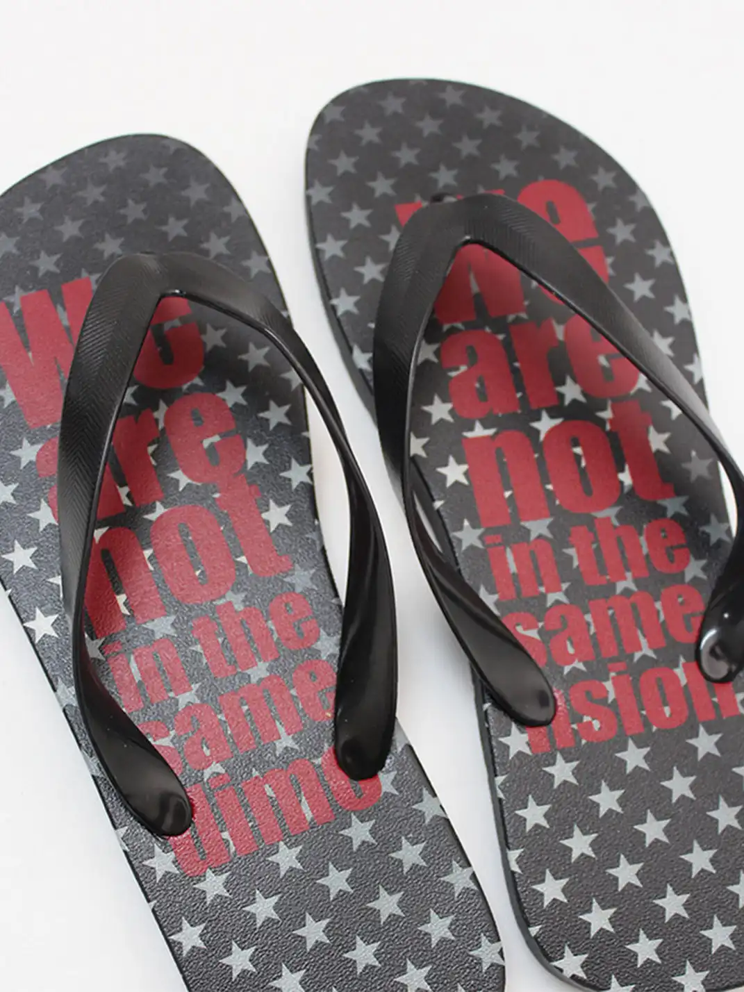 uiiin online | Full-Print Slogan Flat Flip Flops