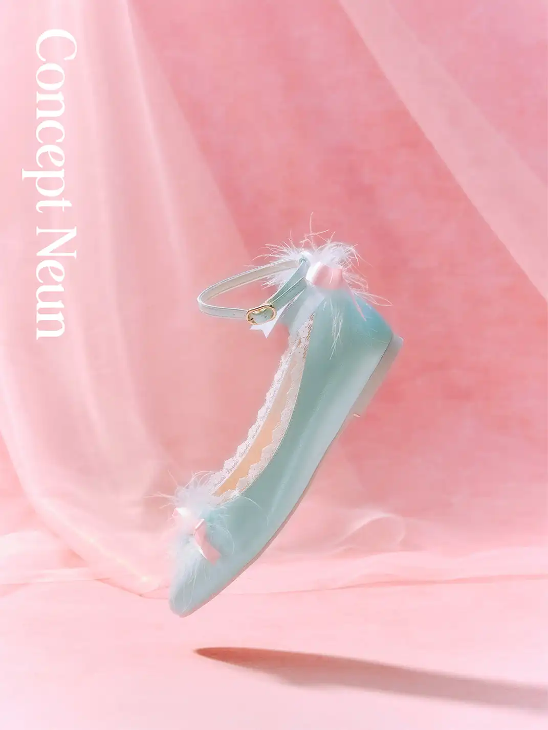 Concept Neun | Round Toe Bow Feather Ballet Flats