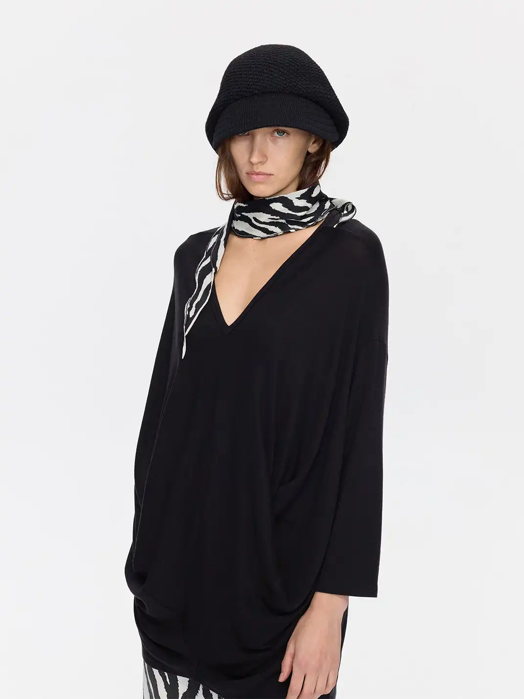 LYUOCHENG | Animal Pattern Combed Cotton Small Square Scarf