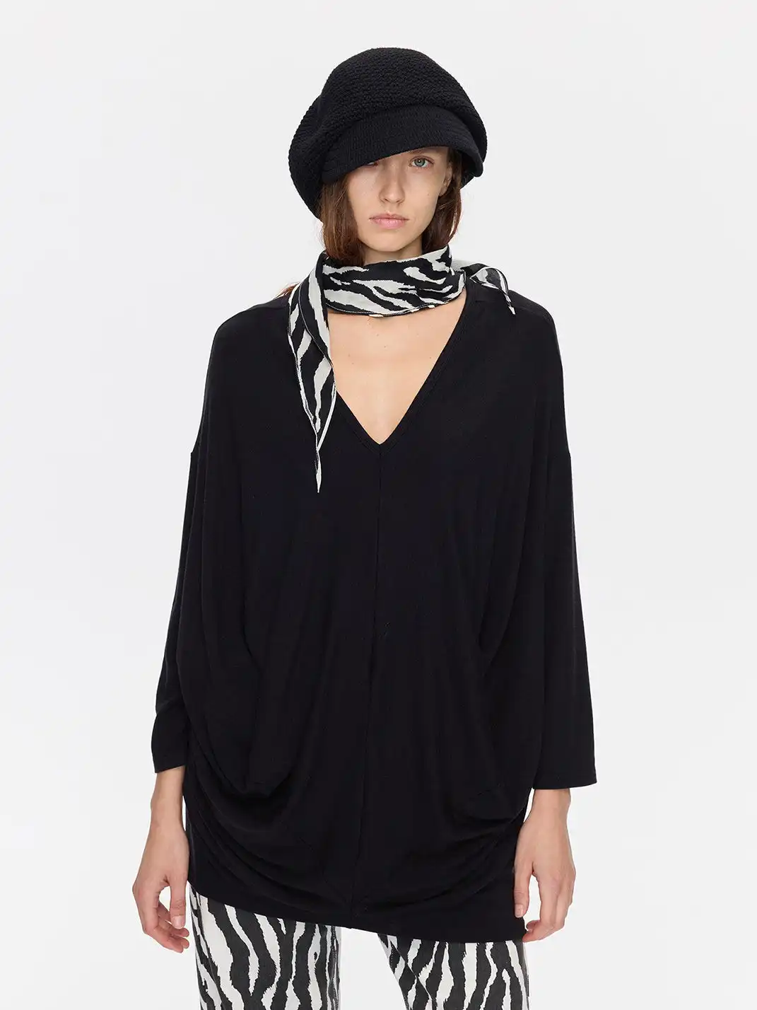 LYUOCHENG | Animal Pattern Combed Cotton Small Square Scarf