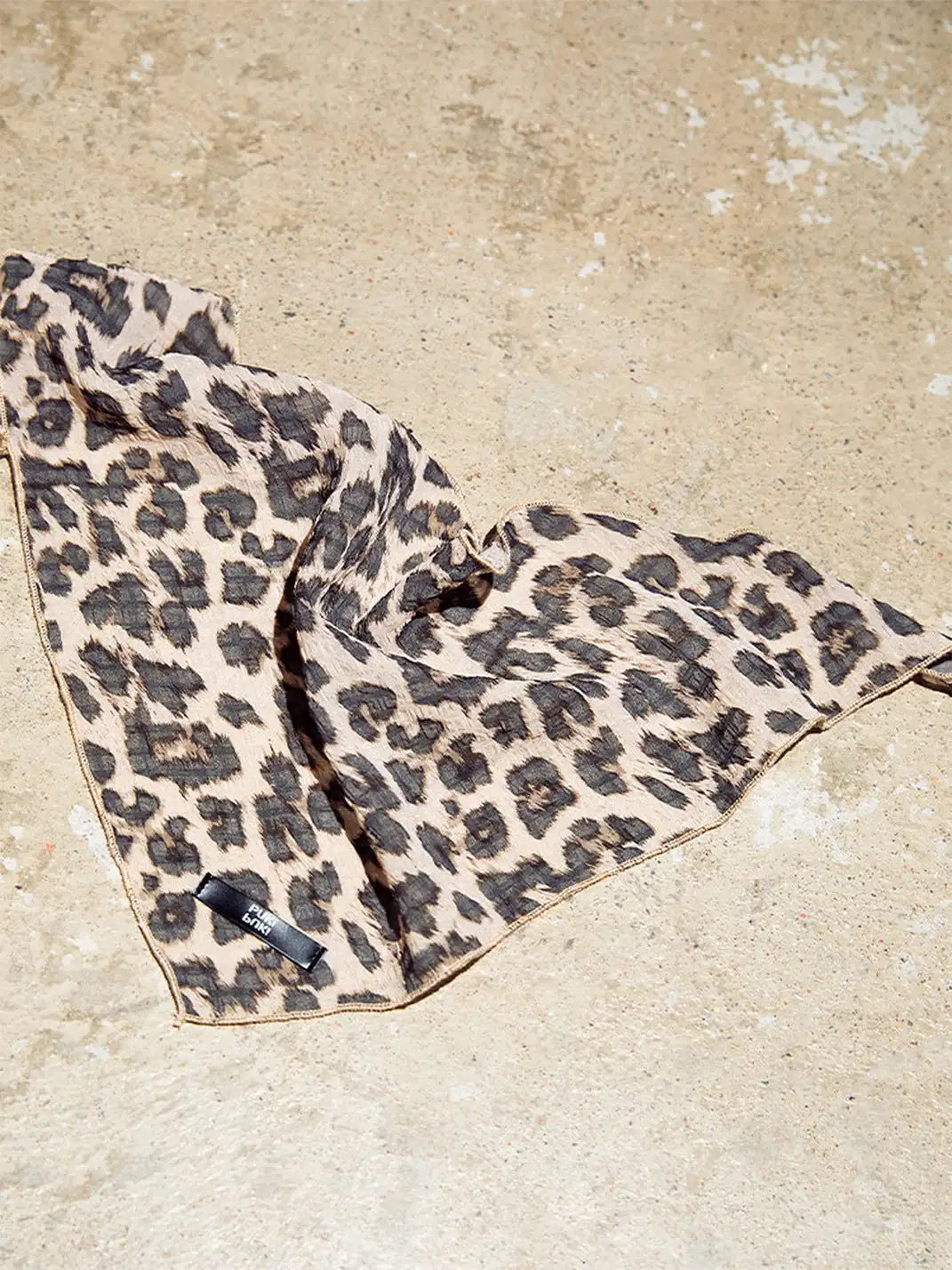 PUKI | Vintage Multi-use Leopard Print Square Scarf