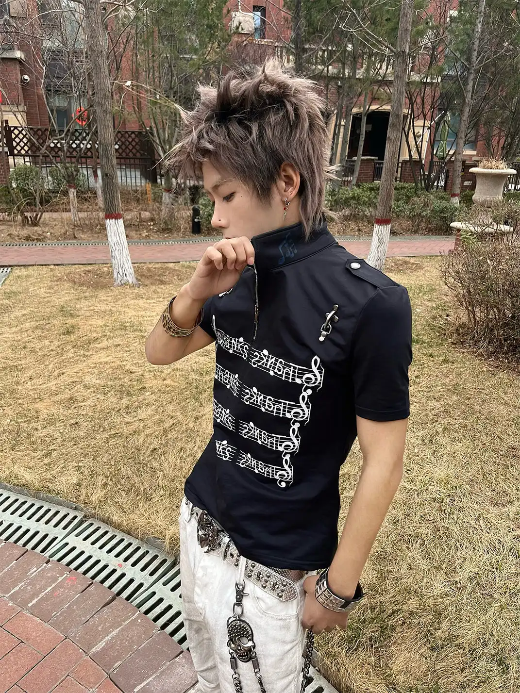 PAIKI | Musical Note Stand Collar Slim Fit T-Shirt