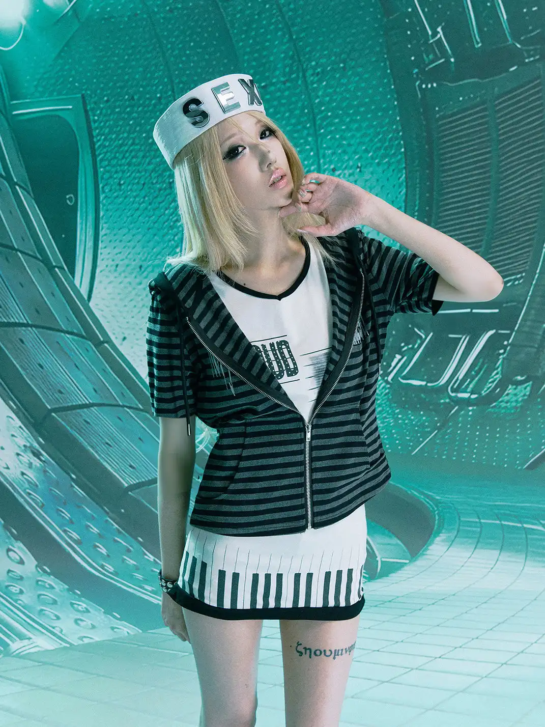 PAIKI | Regular Shoulder Striped Hooded T-Shirt