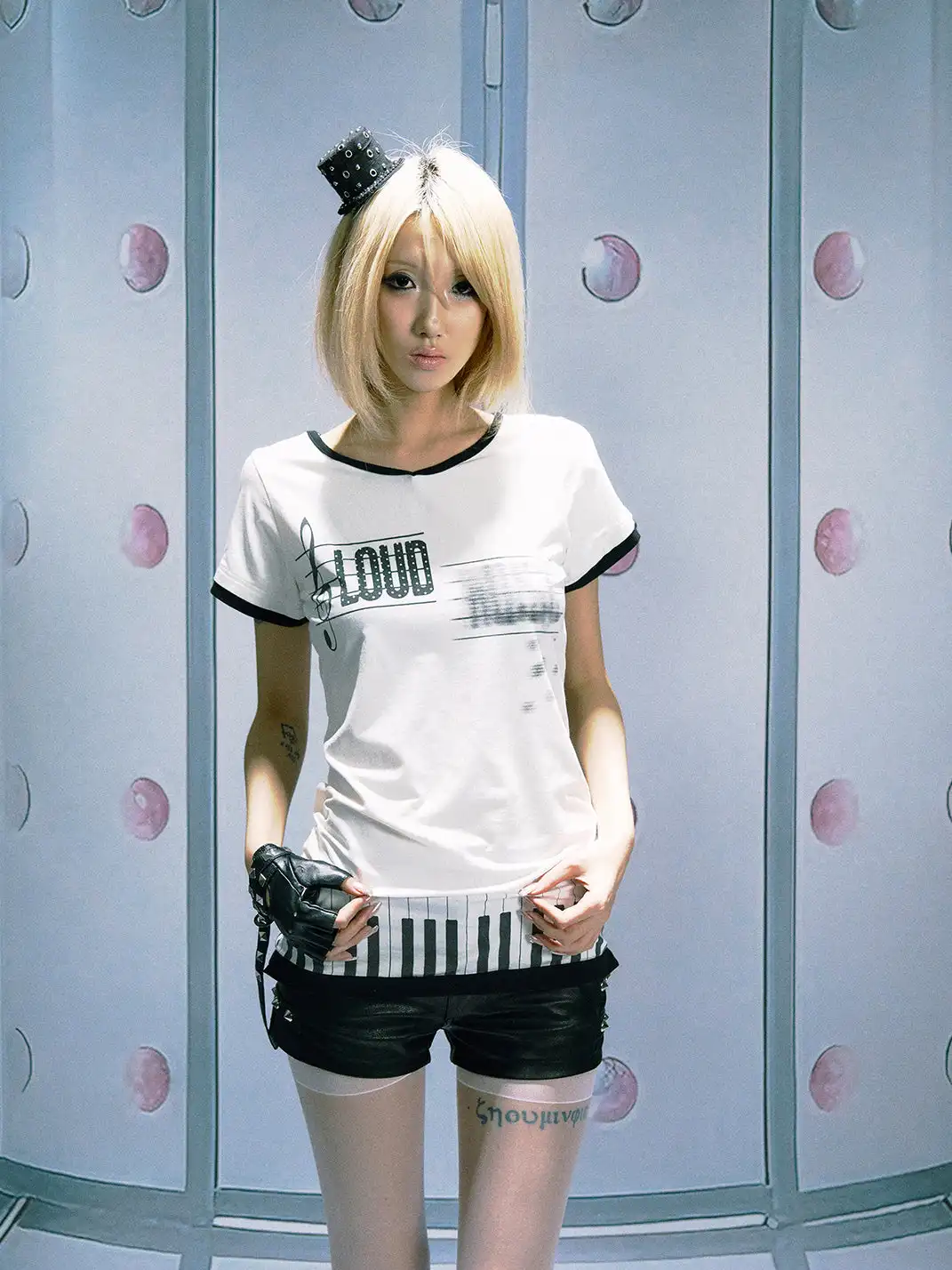 PAIKI | Musical Keyboard V-Neck T-Shirt