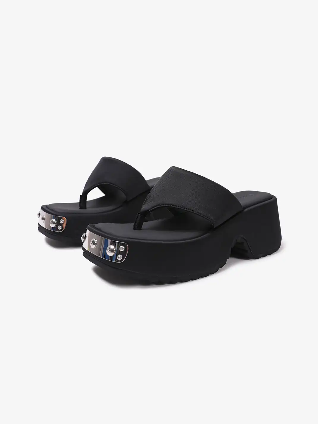 PINJIAHUI | Metal Studded Platform Flip-Flop Sandals