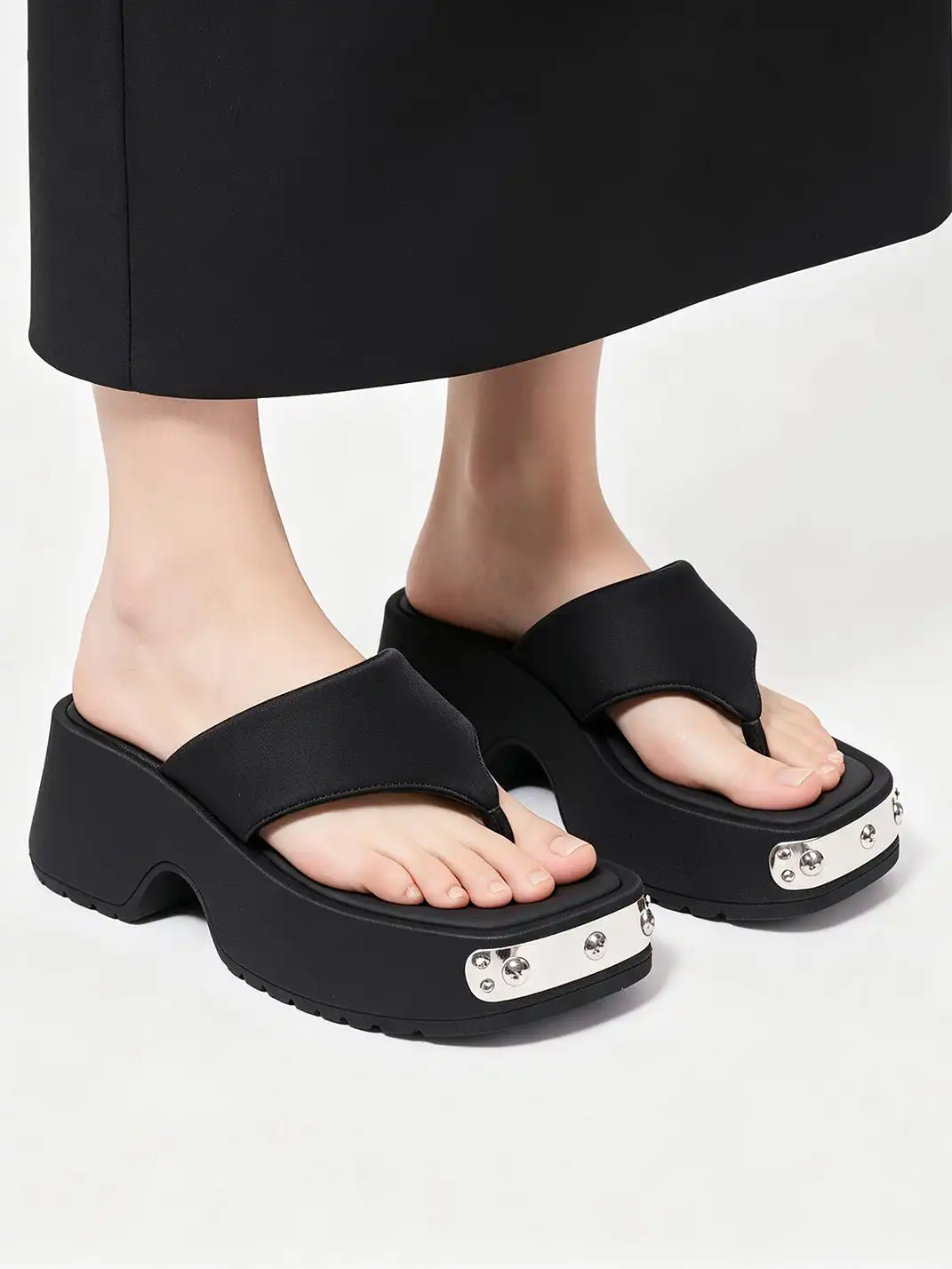 PINJIAHUI | Metal Studded Platform Flip-Flop Sandals
