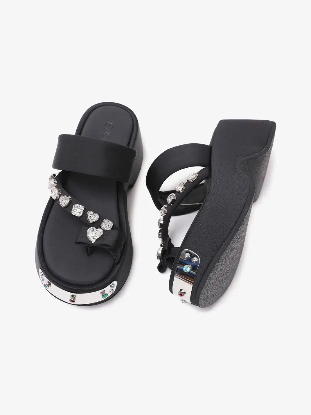 PINJIAHUI | Gem-Embellished Platform Flip-Flop Sandals